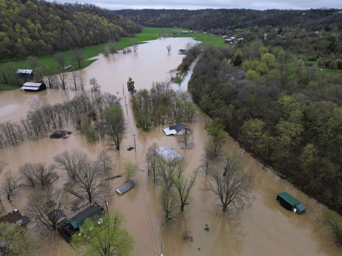 Swollen rivers flood towns in US South after dayslong deluge...