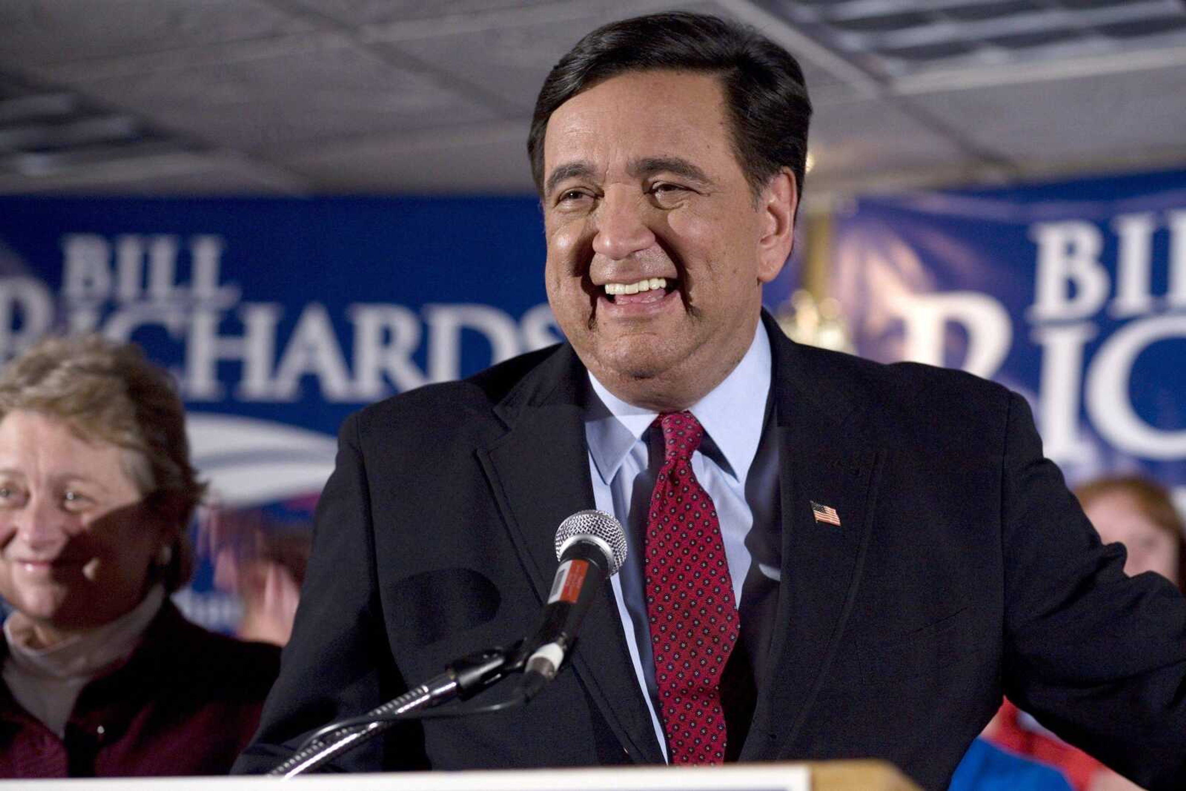 Democratic presidential hopeful New Mexico Gov. Bill Richardson speaks at his caucus watch party in Des Moines, Iowa, Thursday, Jan. 3, 2008. (AP Photo/David Lienemann)