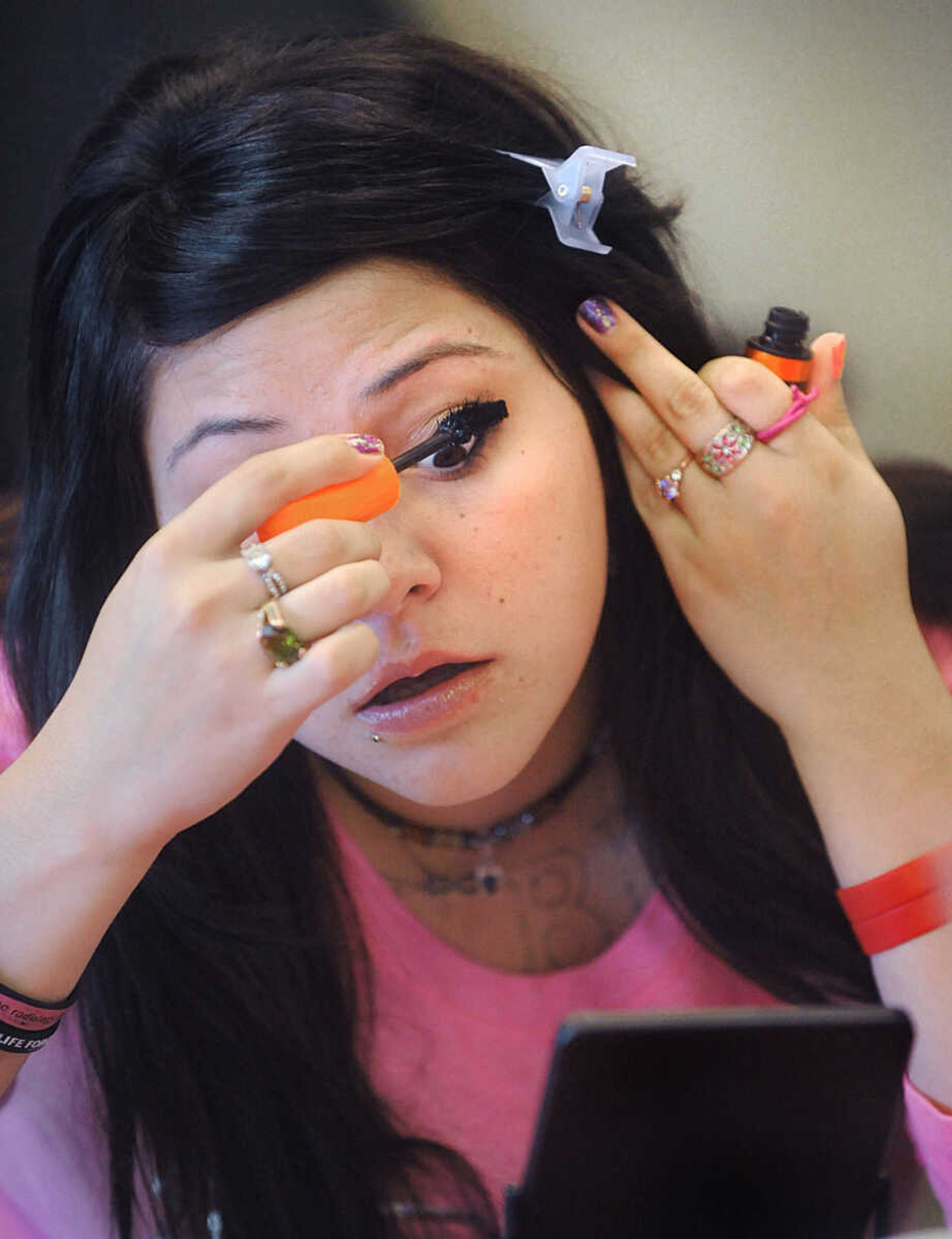 LAURA SIMON ~ lsimon@semissourian.com

Makala applies mascara to finish up her makeup session, Wednesday, Oct. 29, 2014, during the members of Gibson Recovery Center Inc.'s Vision House program beauty day. Consultants from Belladona Salon and Spa, Mary Kay, and Eye Candy gave the members a fresh look with an eyebrow threading, haircut and makeup session.