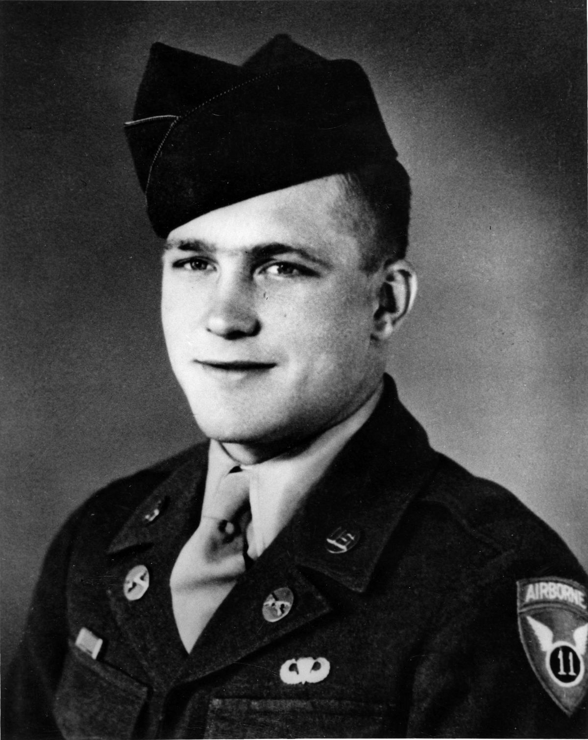 Stars and Stripes Museum sets up exhibit in Cape to honor medic who died on battlefield trying to save others