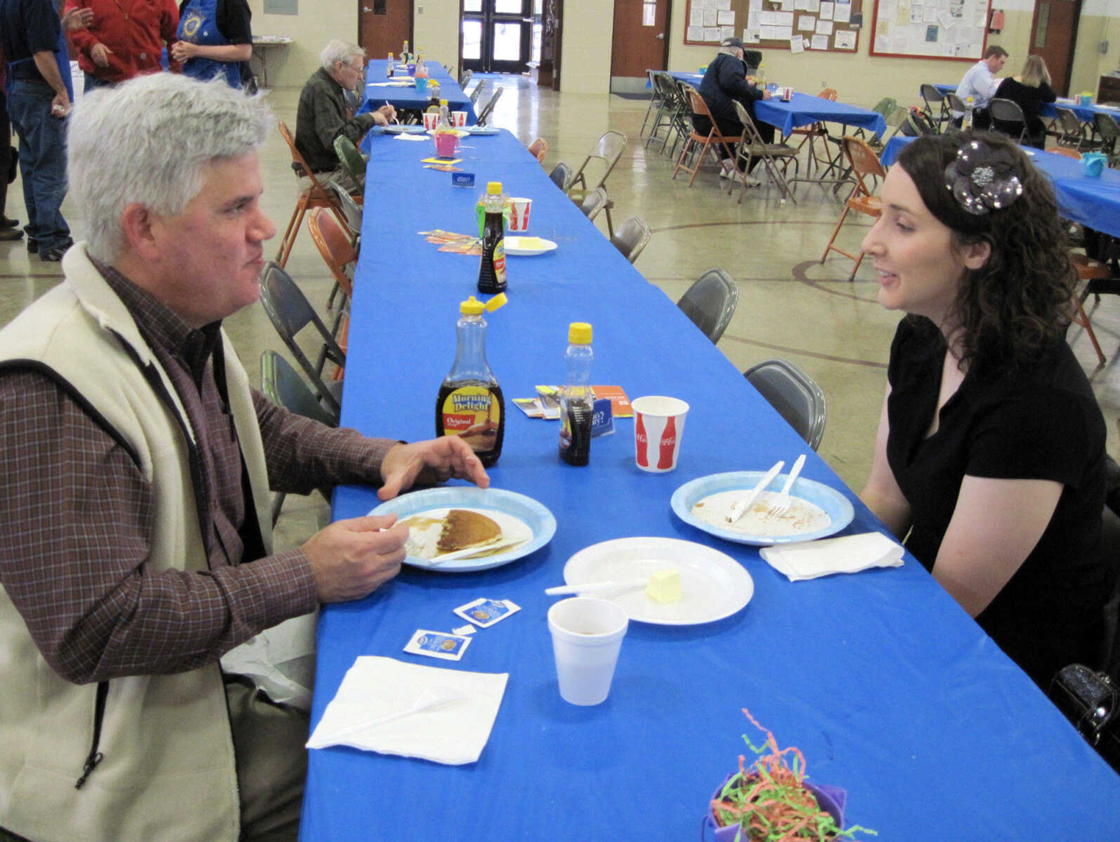 John Niswonger of Gordonville and Sara Warren of Jackson enjoy pancakes together.