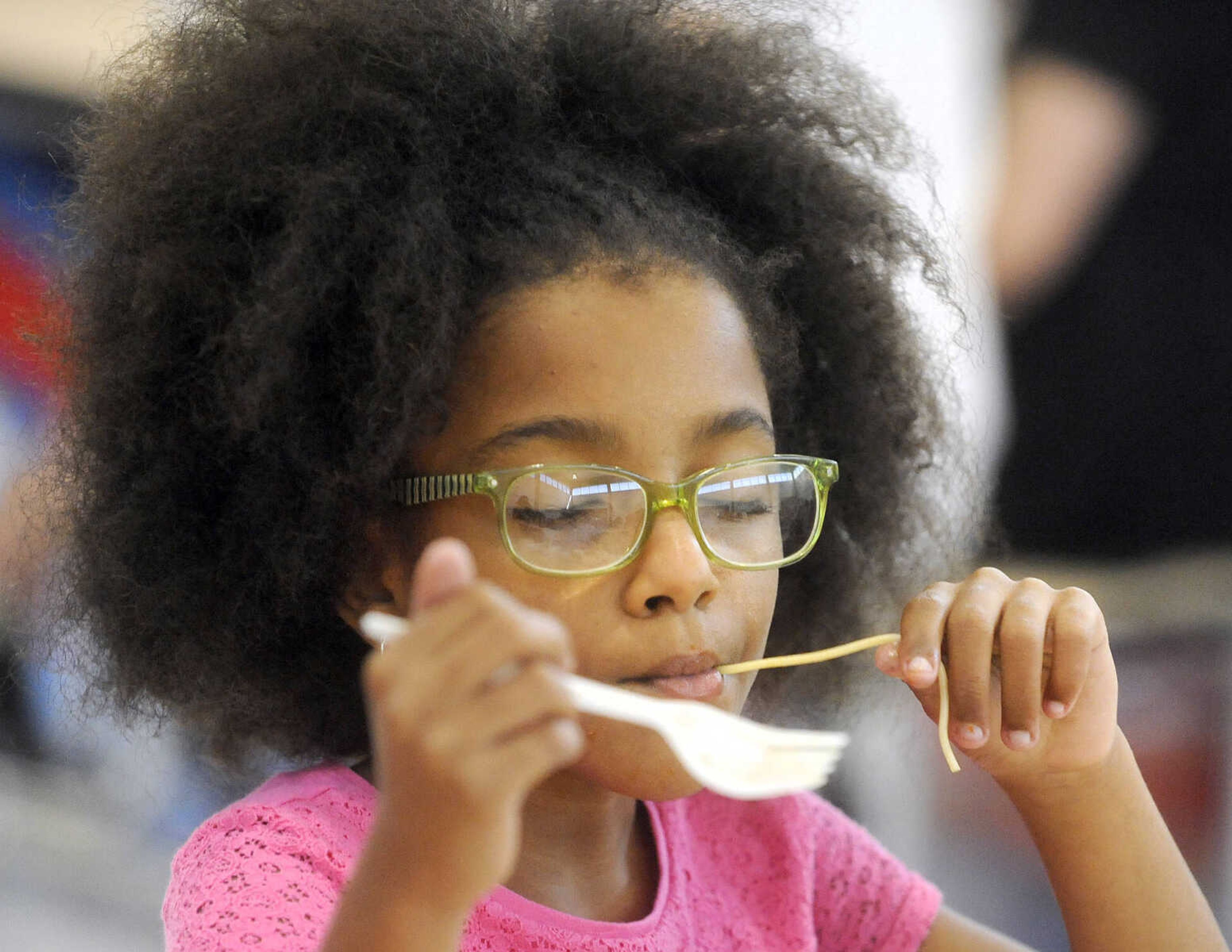 LAURA SIMON ~ lsimon@semissourian.com

Avri Tillman, a third grade student at East Elementary in Jackson, Missouri, eats her spaghetti lunch one noodle at a time, Tuesday, Oct. 13, 2015.