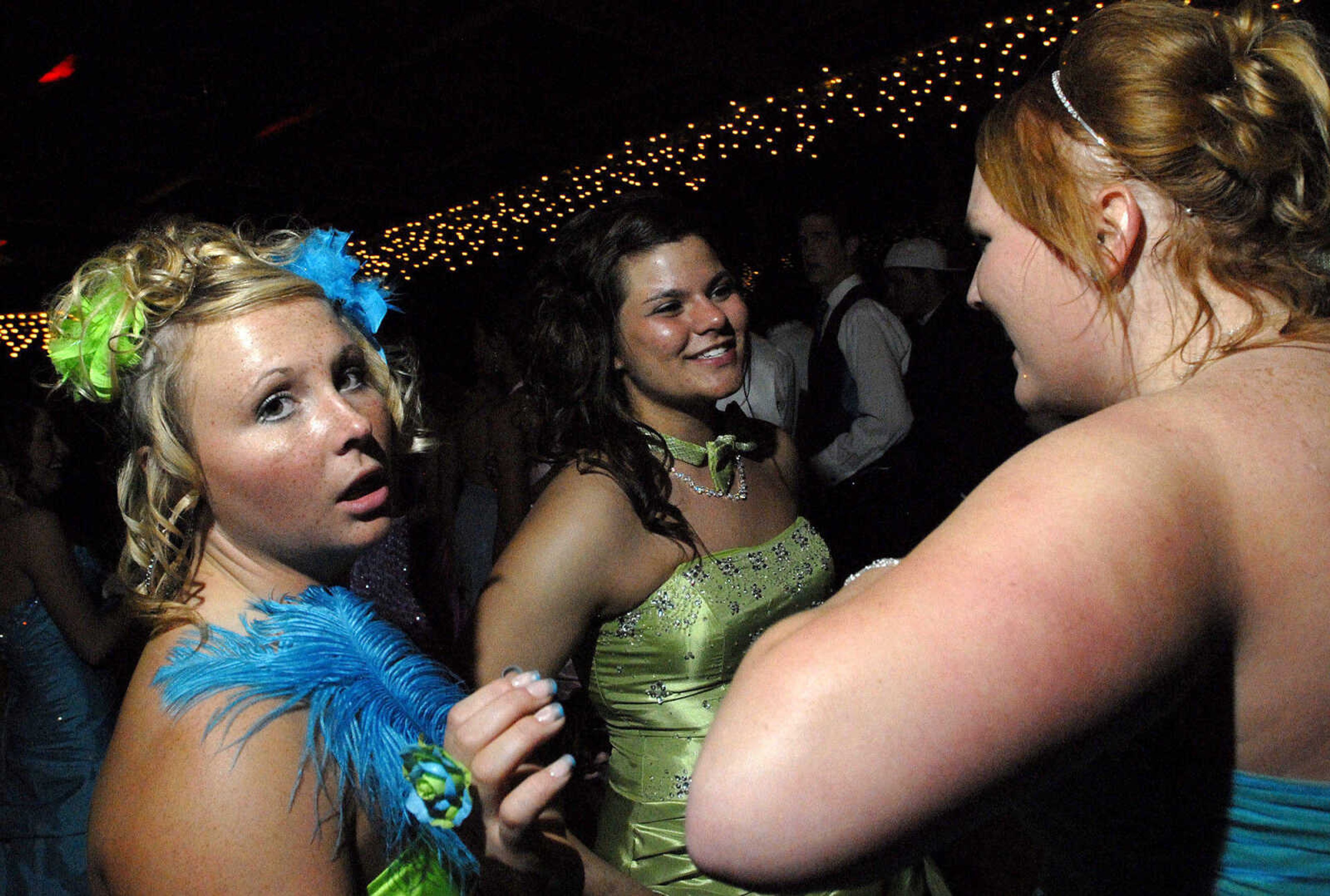 LAURA SIMON~lsimon@semissourian.com
Meadow Heights' prom "A Night to Remember" was held Saturday, April 30, 2011 at Deerfield Lodge.