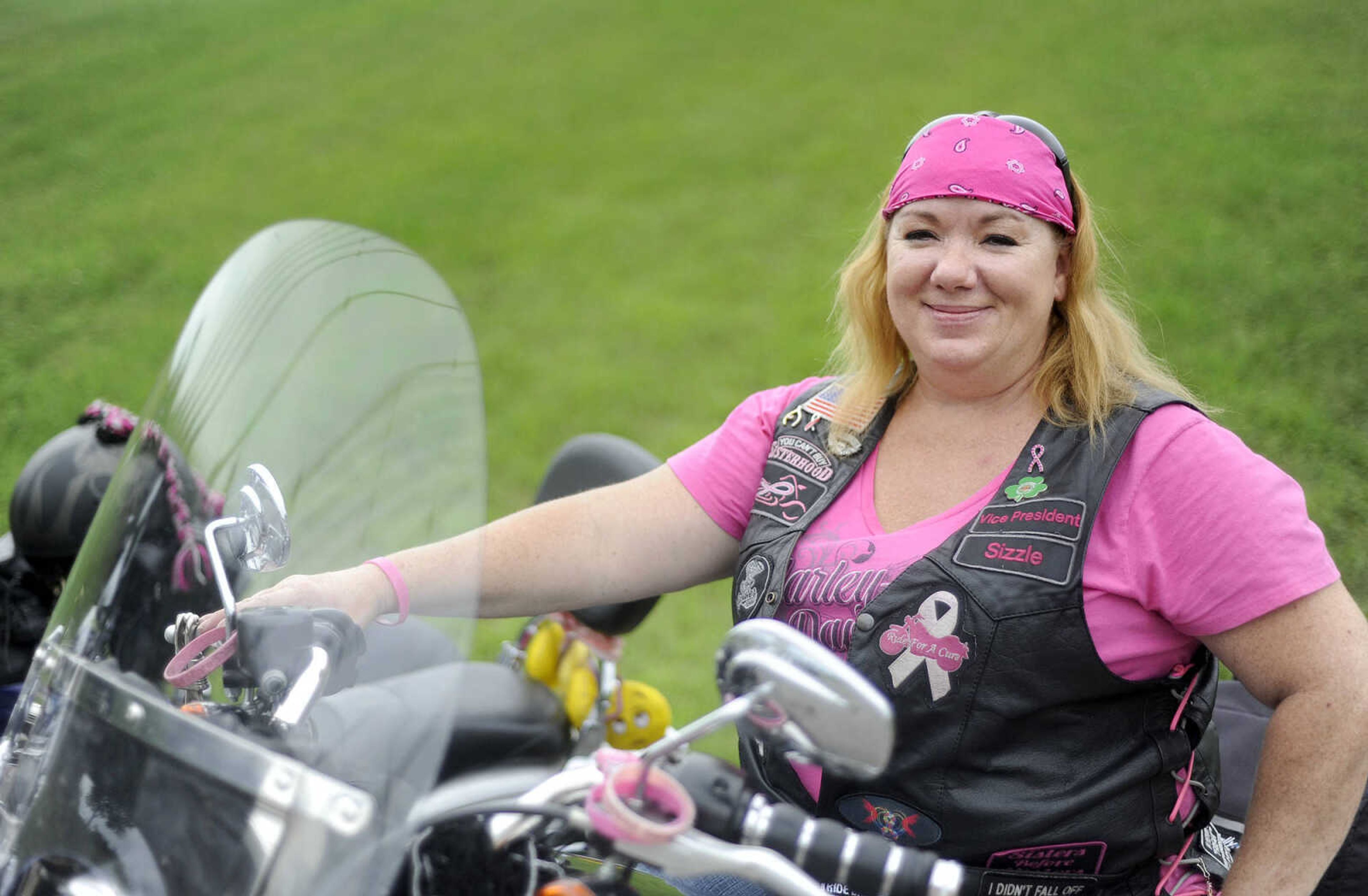 LAURA SIMON ~ lsimon@semissourian.com

Susie "Sizzle" Smith poses for a photo on Thursday, Aug. 18, 2016.