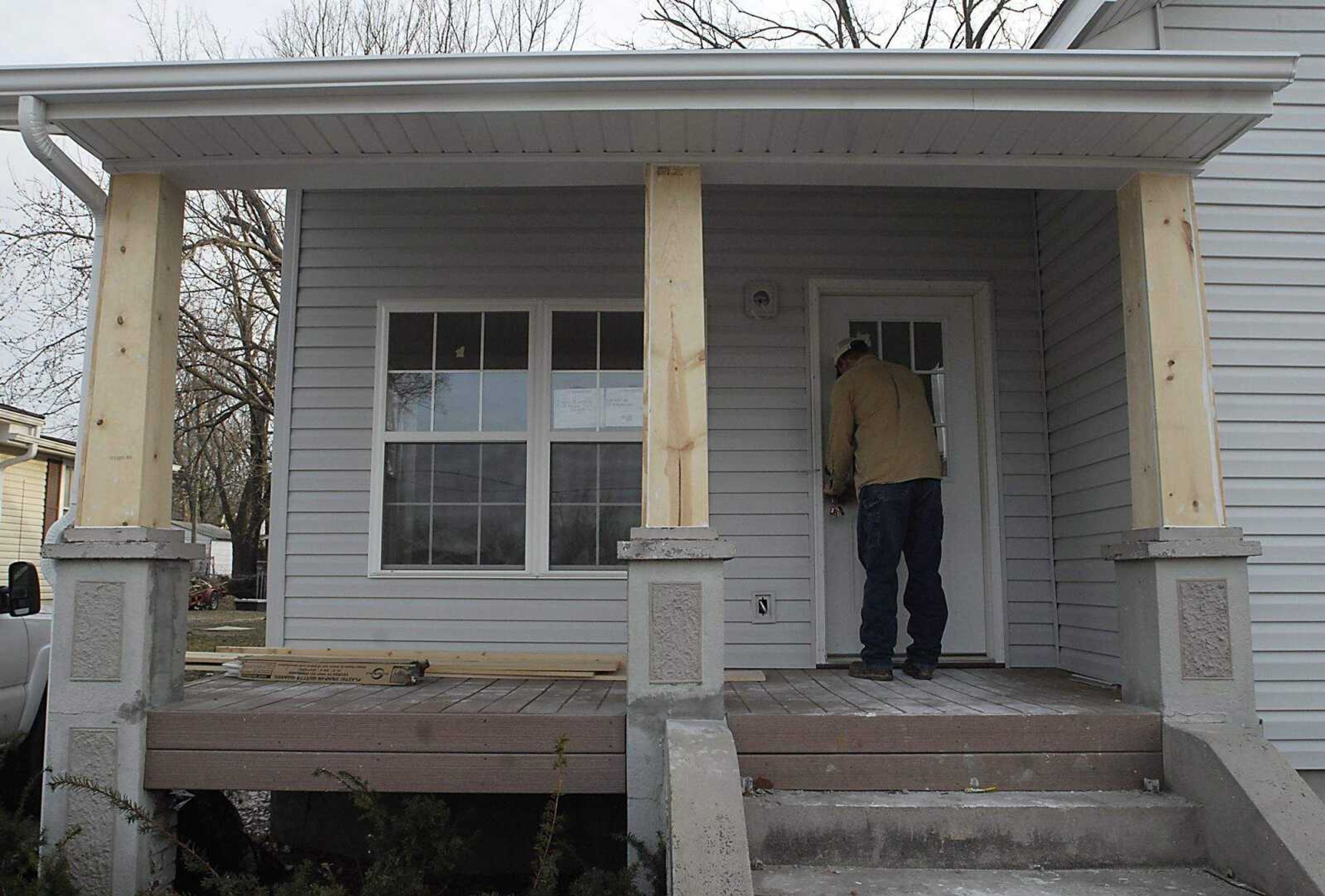 KIT DOYLE ~ kdoyle@semissourian.com
Dustin Richardson enters 839 Morgan Oak in Cape Girardeau. The home is almost finished after previously burning.