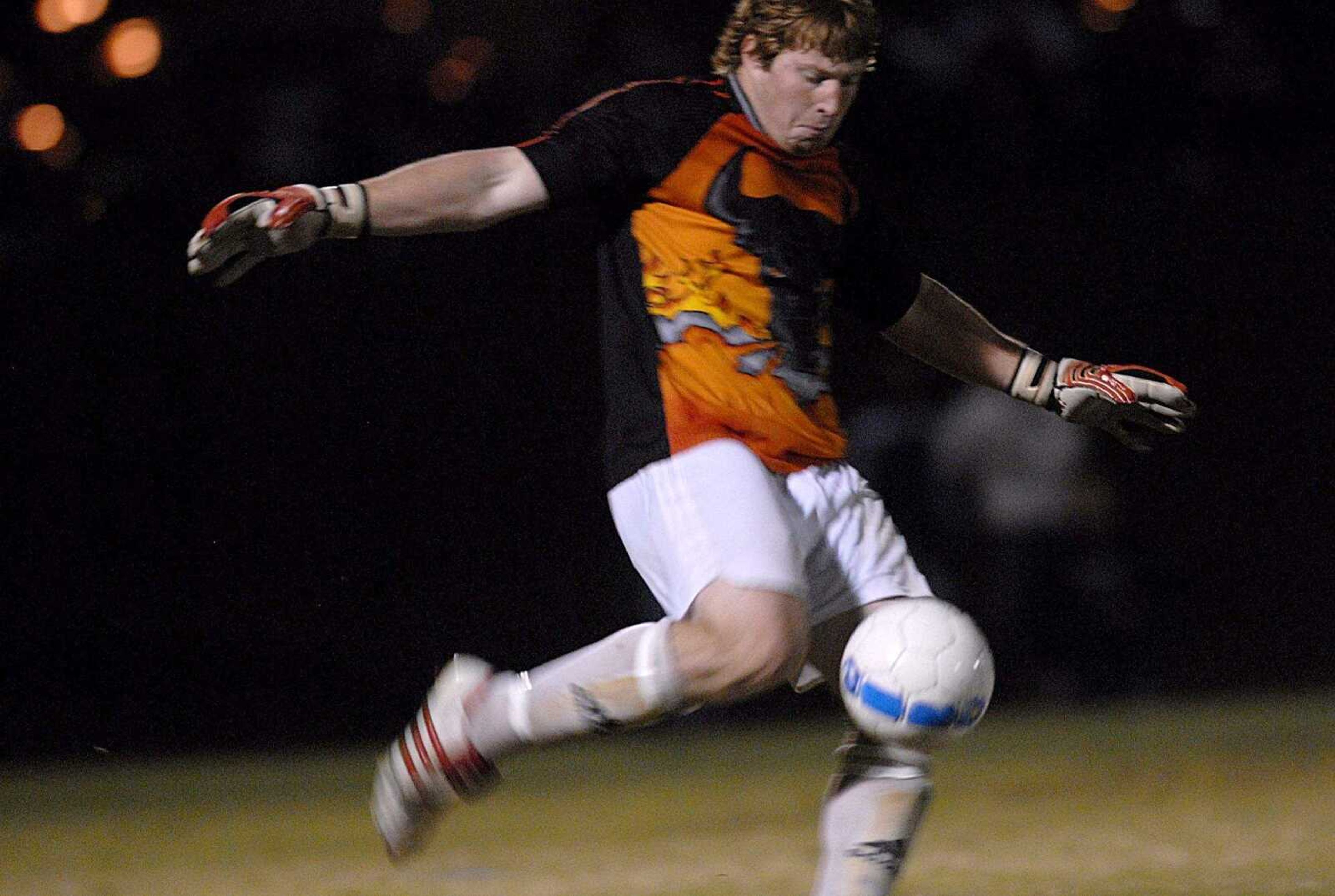 AARON EISENHAUER ~ aeisenhauer@semissourian.com
Jackson goal keeper Justin Darnell kicks the ball down field.