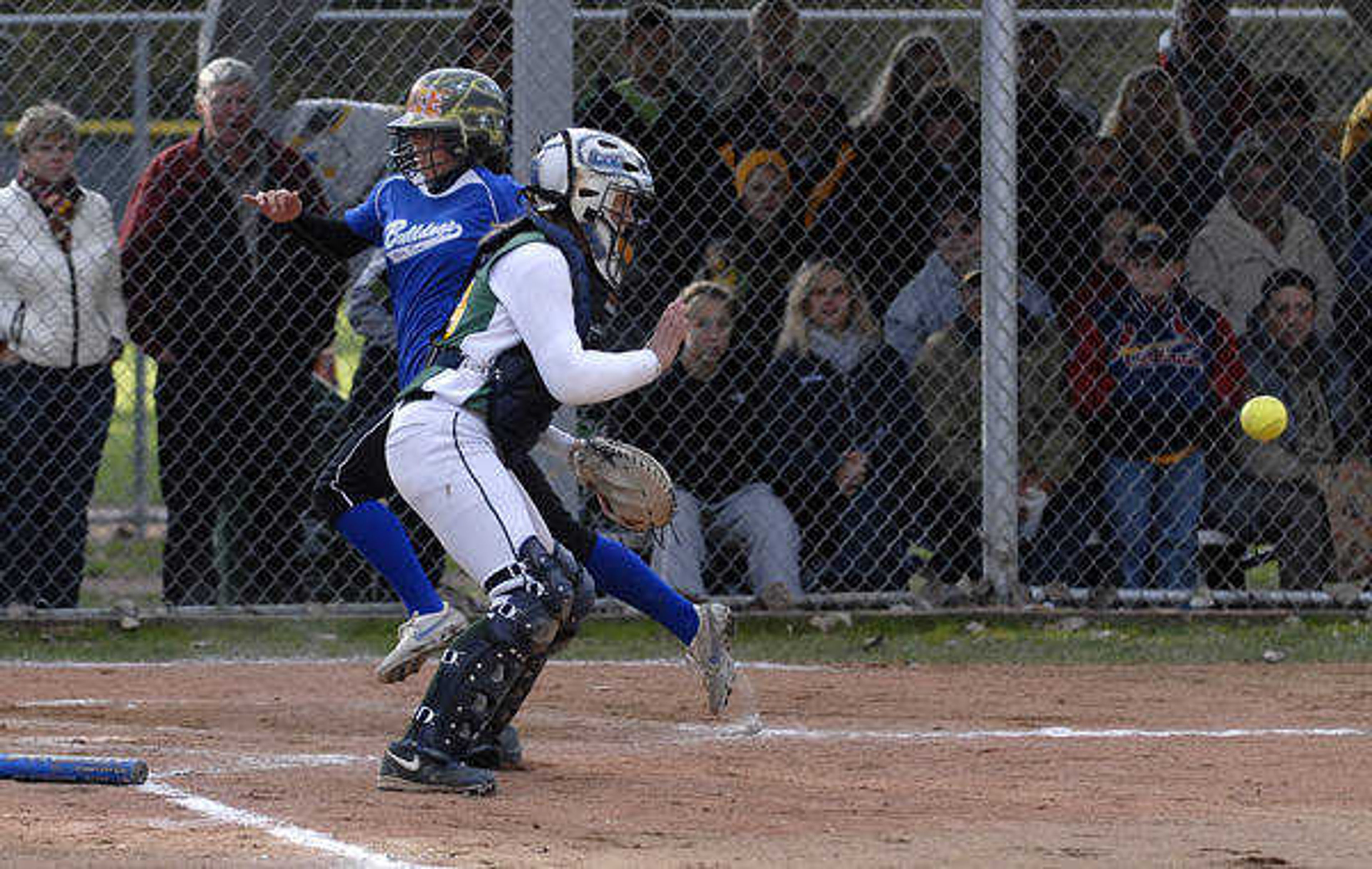 KIT DOYLE ~ kdoyle@semissourian.com
Notre Dame's Hali Rendleman scores before the ball reaches Kennedy catcher Lexi Ehrlich Saturday afternoon, October 17, 2009, in Ballwin.