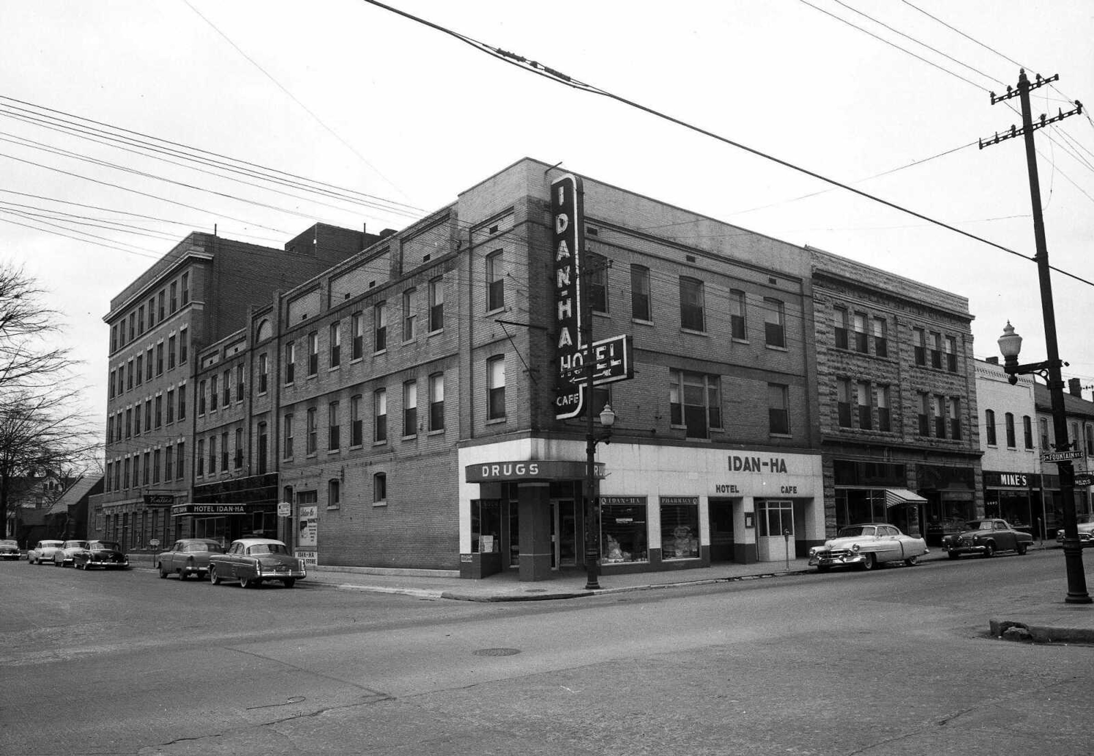 This picture of the Hotel Idan-Ha shows a three-story hotel at the southwest corner of Broadway and Fountain that was built in 1908-09 by A.J. Flentge of Cape Girardeau. Find out more about the hotel in this blog by Fred Lynch: <a href="http://www.semissourian.com/blogs/flynch/entry/30914">www.semissourian.com/blogs/flynch/entry/30914</a>