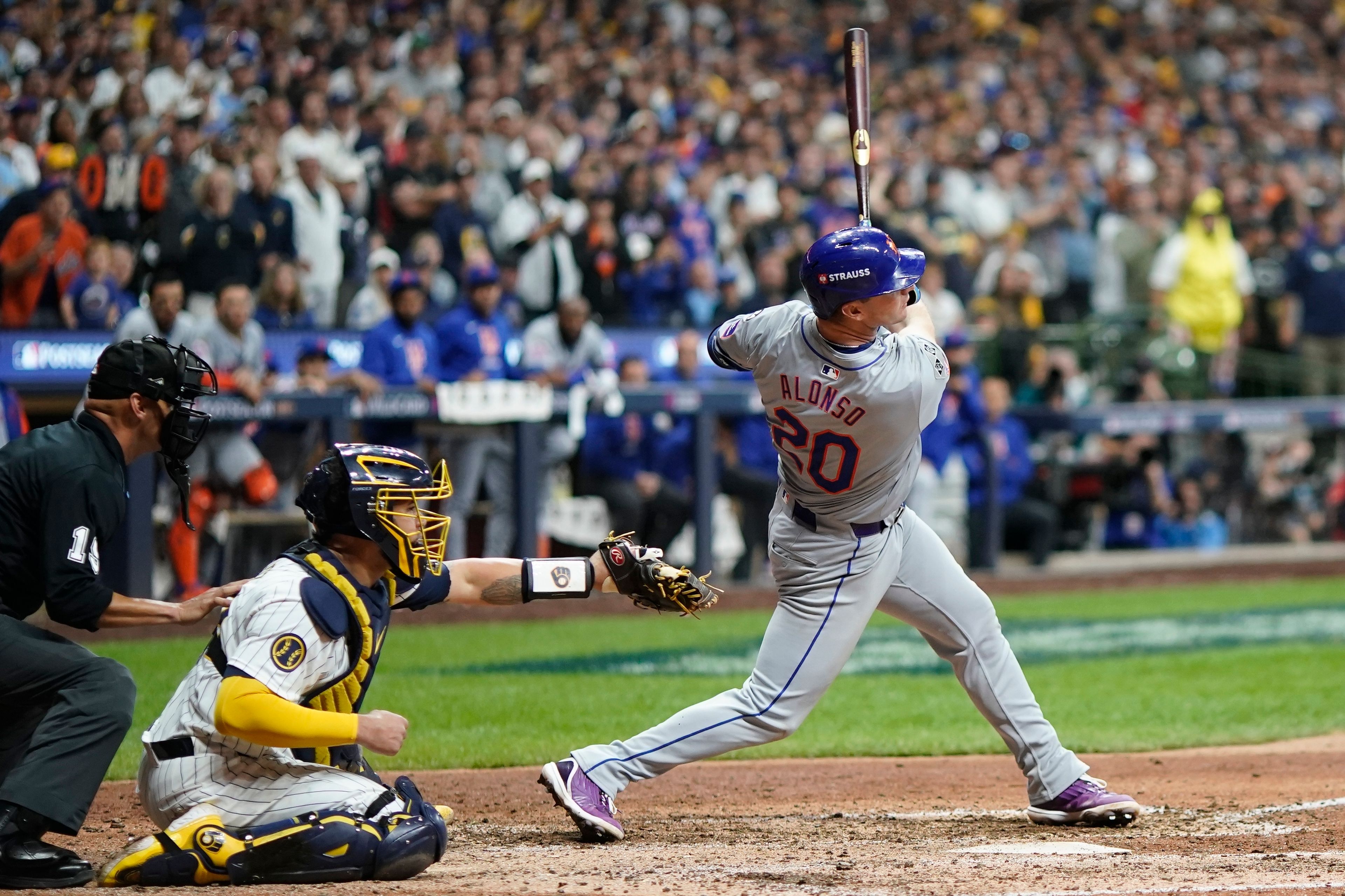 New York Mets' Pete Alonso hits a three-run home run during the ninth inning of Game 3 of a National League wild card baseball game against the Milwaukee Brewers Thursday, Oct. 3, 2024, in Milwaukee. (AP Photo/Morry Gash)