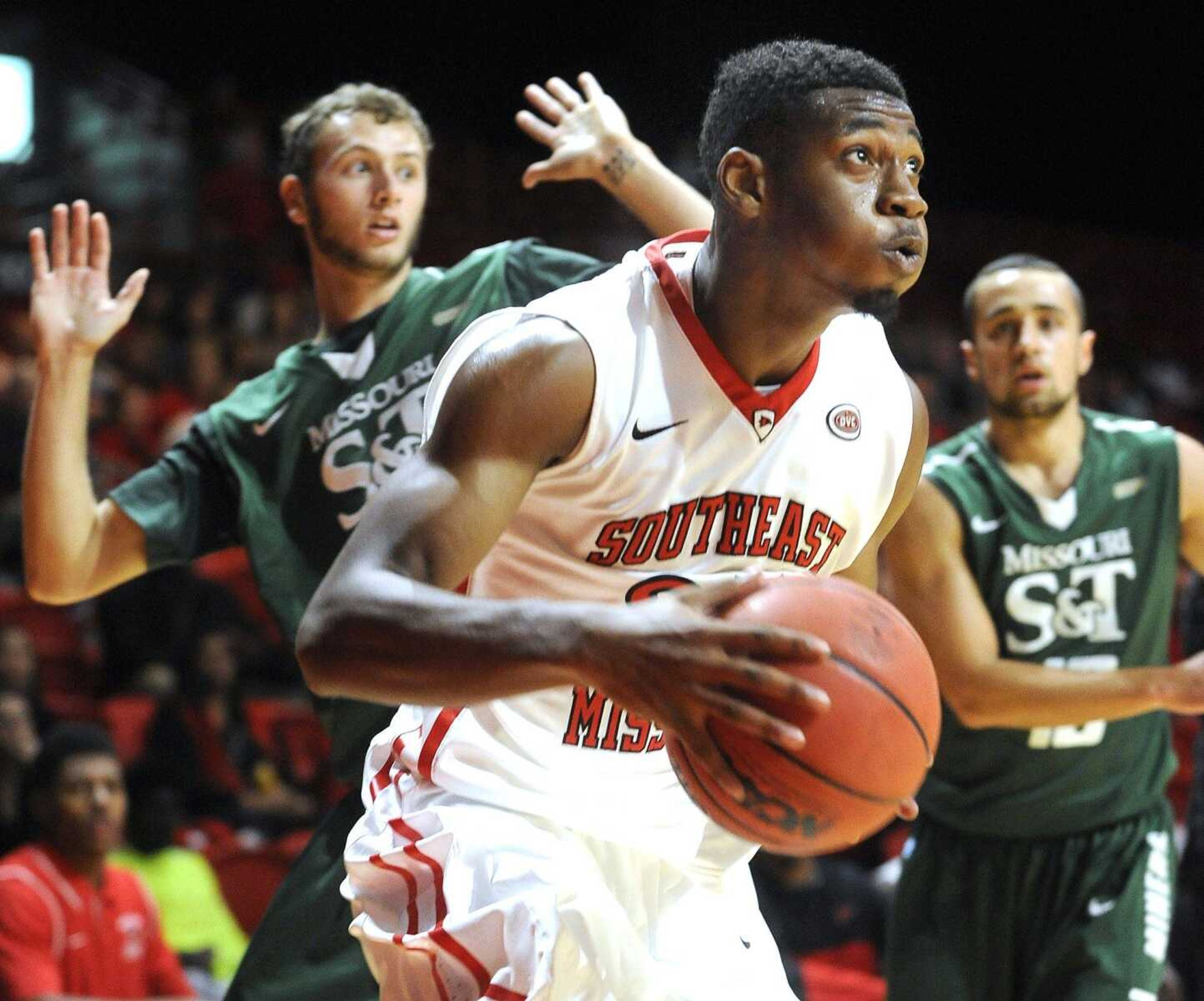 Southeast Missouri State's Ladarius Coleman drives past Missouri S&T's Desmond Buerge during the second half Saturday, Nov. 7, 2015 at the Show Me Center. (Fred Lynch)