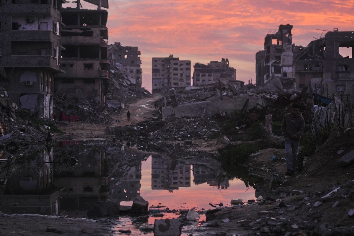 As ceasefire advances and Rafah nears reopening, hospitals s...