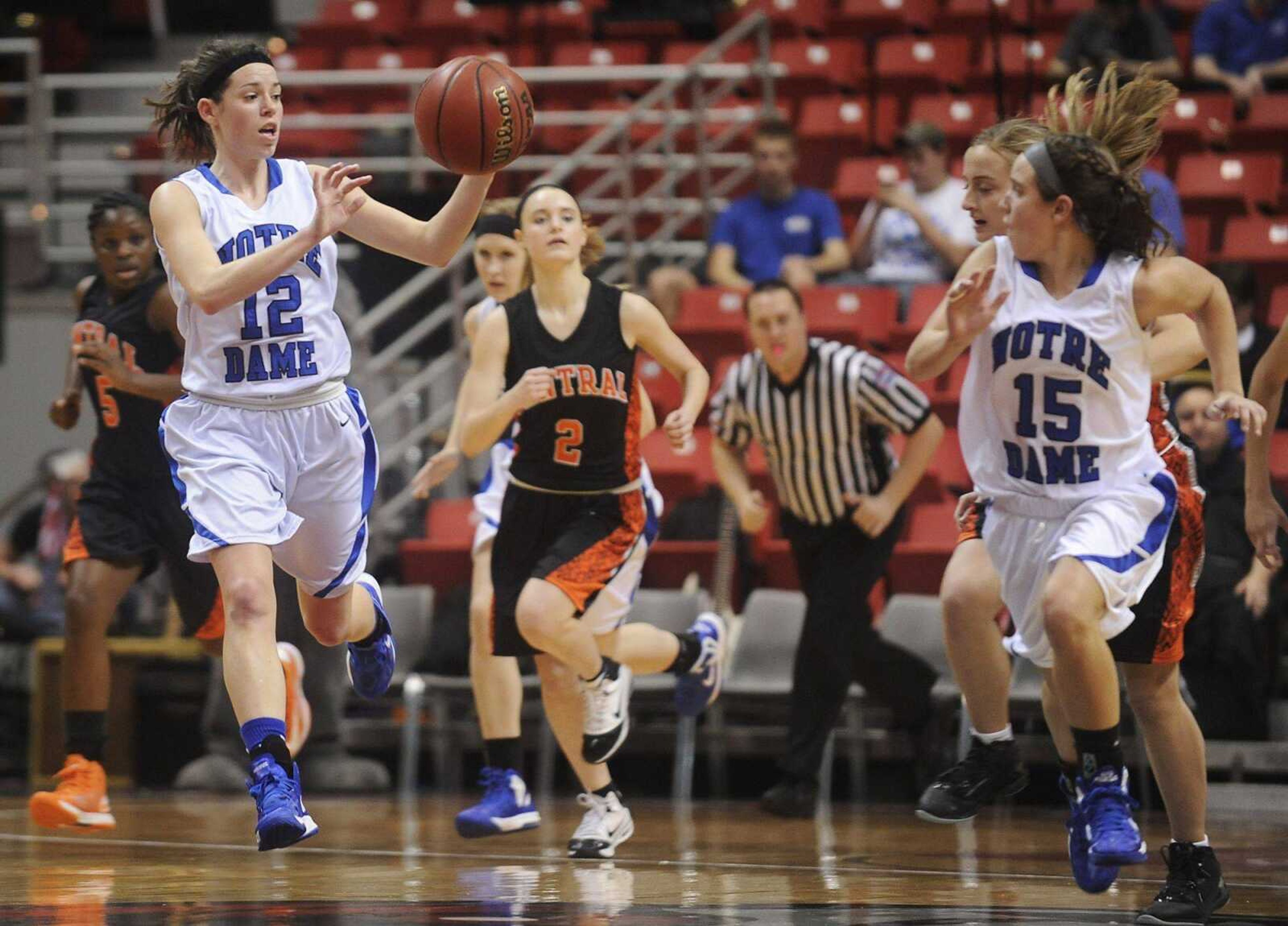 Notre Dame&#8217;s Annie Siebert makes a pass to Karsen Powers during the Bulldogs&#8217; win over the Central Tigers Tuesday at the Show Me Center. (ADAM VOGLER)