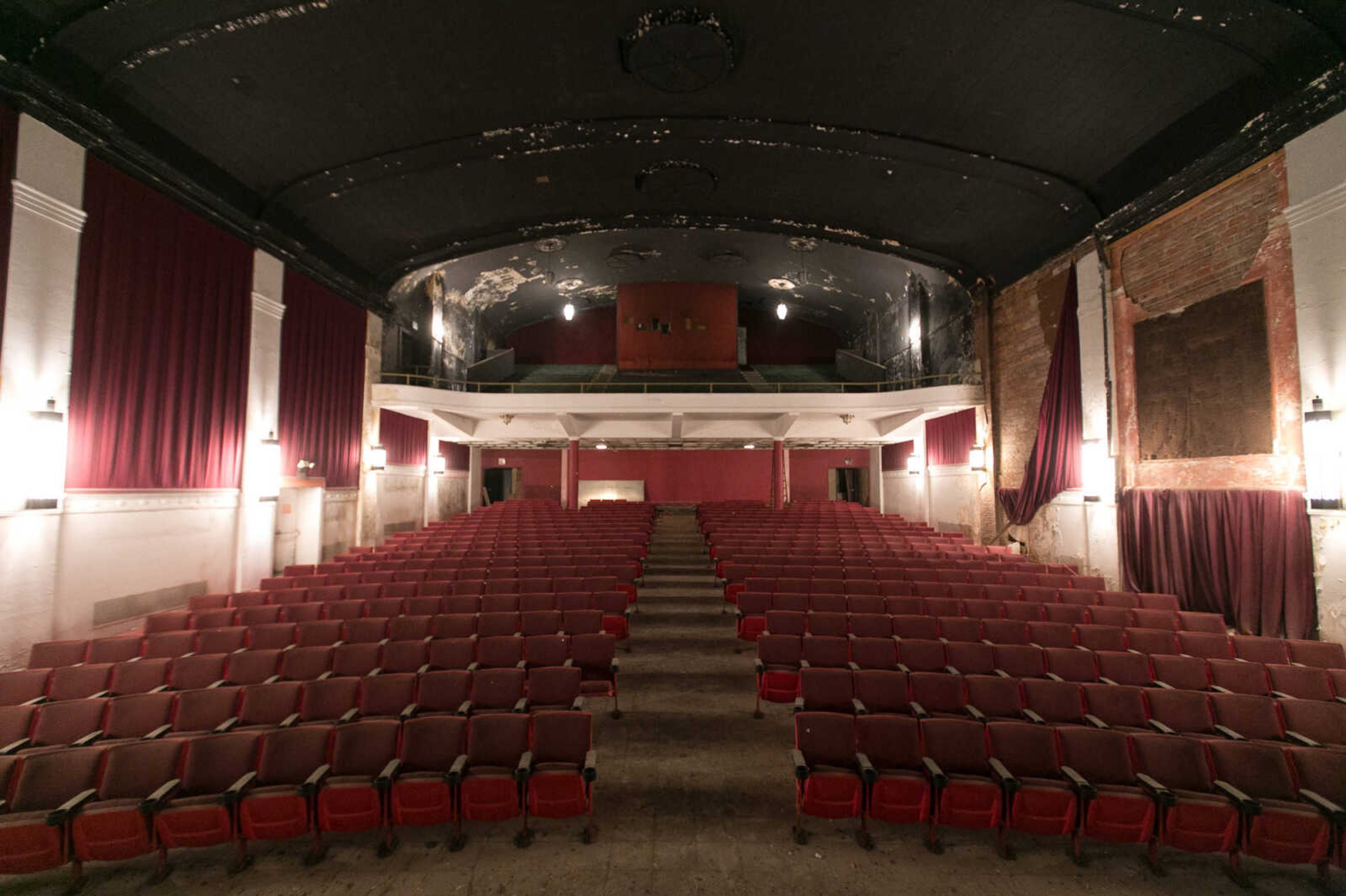 GLENN LANDBERG ~ glandberg@semissourian.com


A look at the Broadway Theater Wednesday, Feb. 10, 2016 in downtown Cape Girardeau.