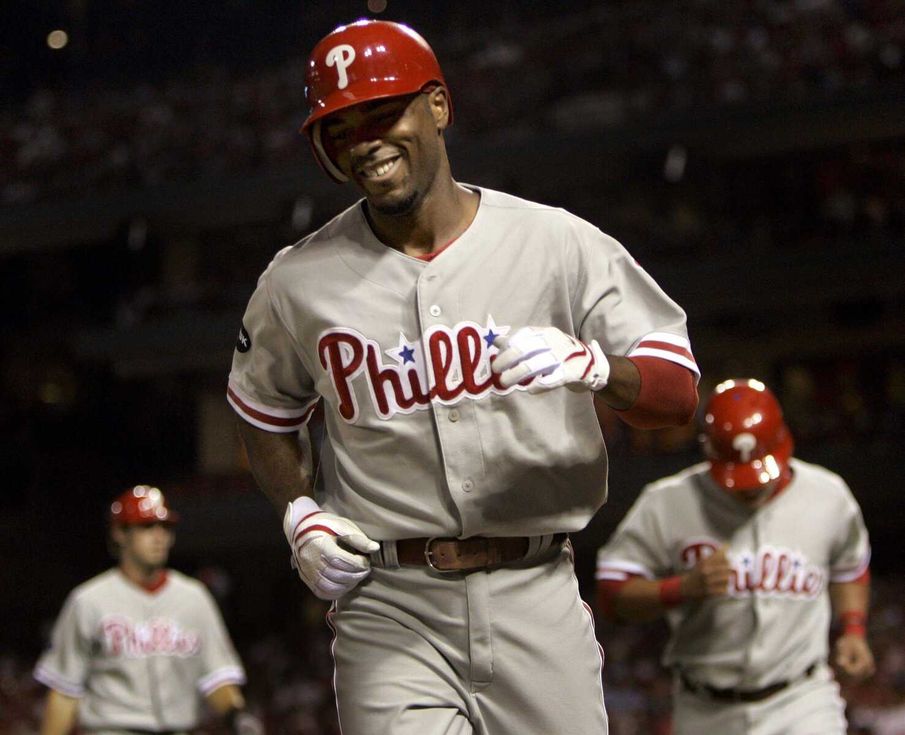 Phillies shortstop Rollins claims NL MVP in tight vote
