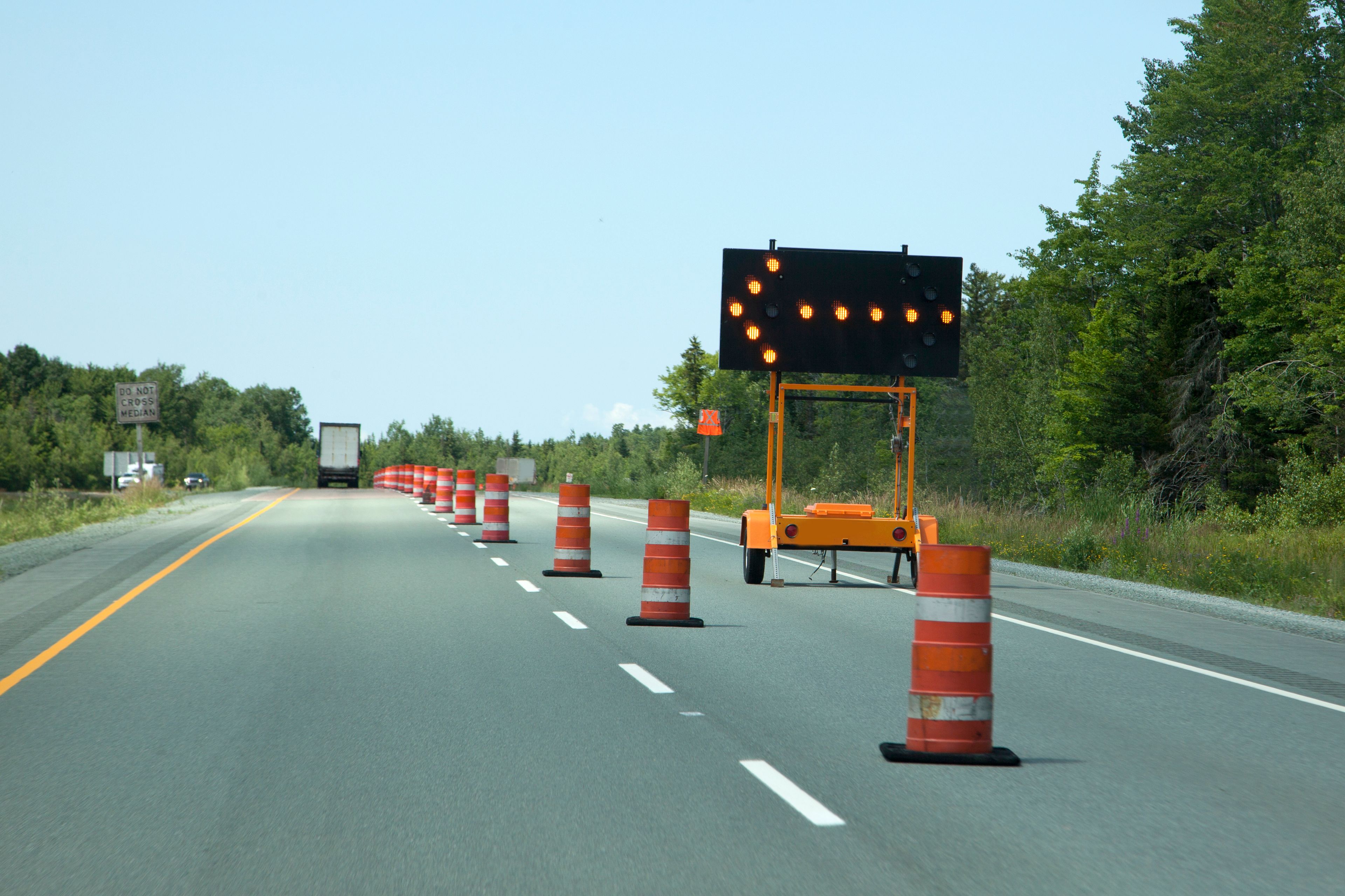 Road work: SB I-57 in Scott County reduced for signage maintenance; EB U.S.  60 in Scott County reduced for sign work