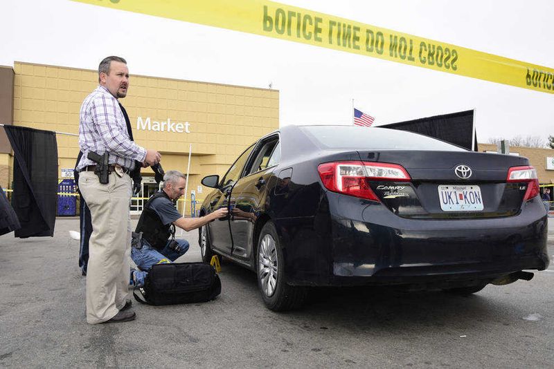 Man shot, killed in Poplar Bluff WalMart parking lot