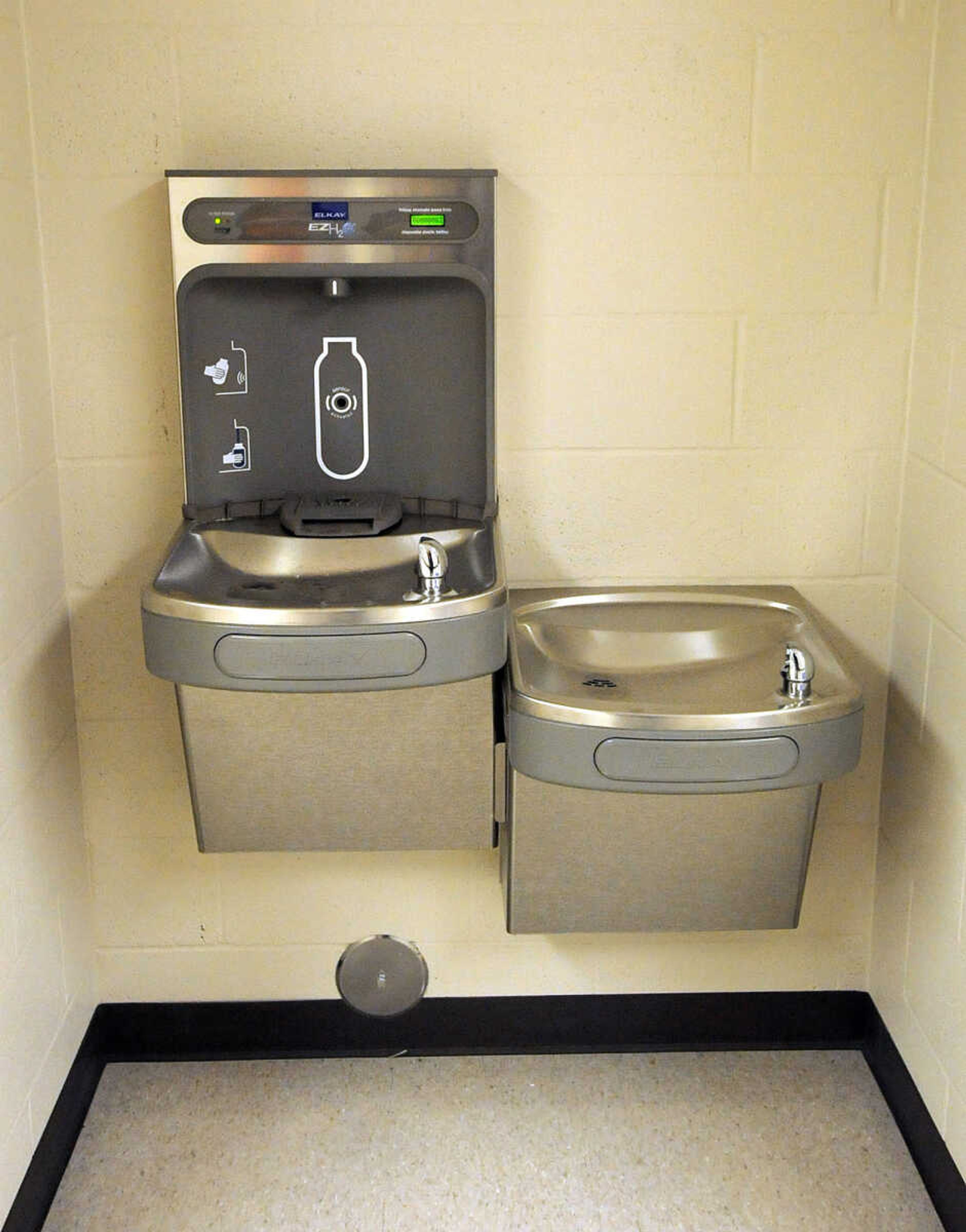 LAURA SIMON ~ lsimon@semissourian.com
The water fountain on the second floor of the new Cape Central High School expansion features a top spout to refill water bottle.