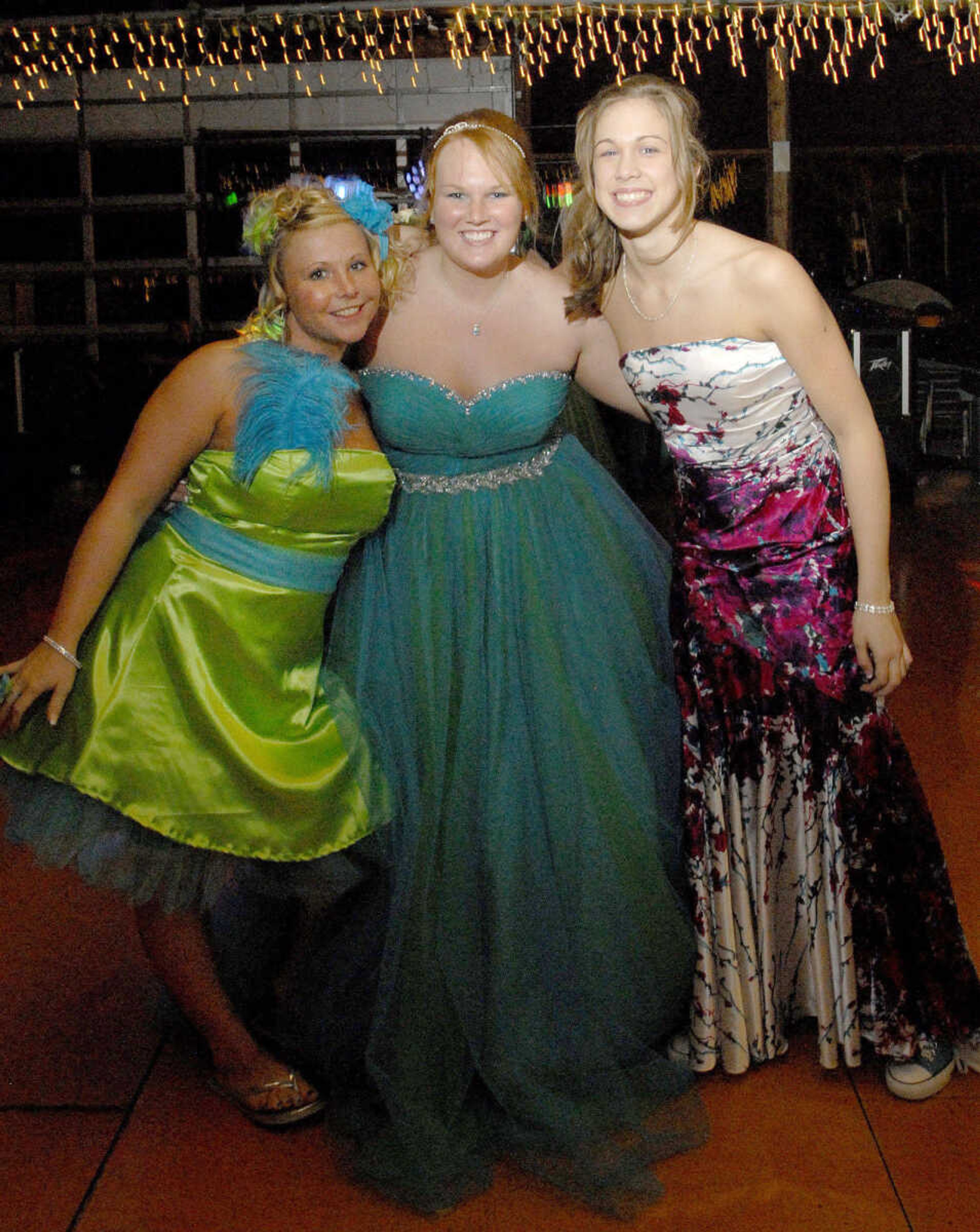 LAURA SIMON~lsimon@semissourian.com
Meadow Heights' prom "A Night to Remember" was held Saturday, April 30, 2011 at Deerfield Lodge.