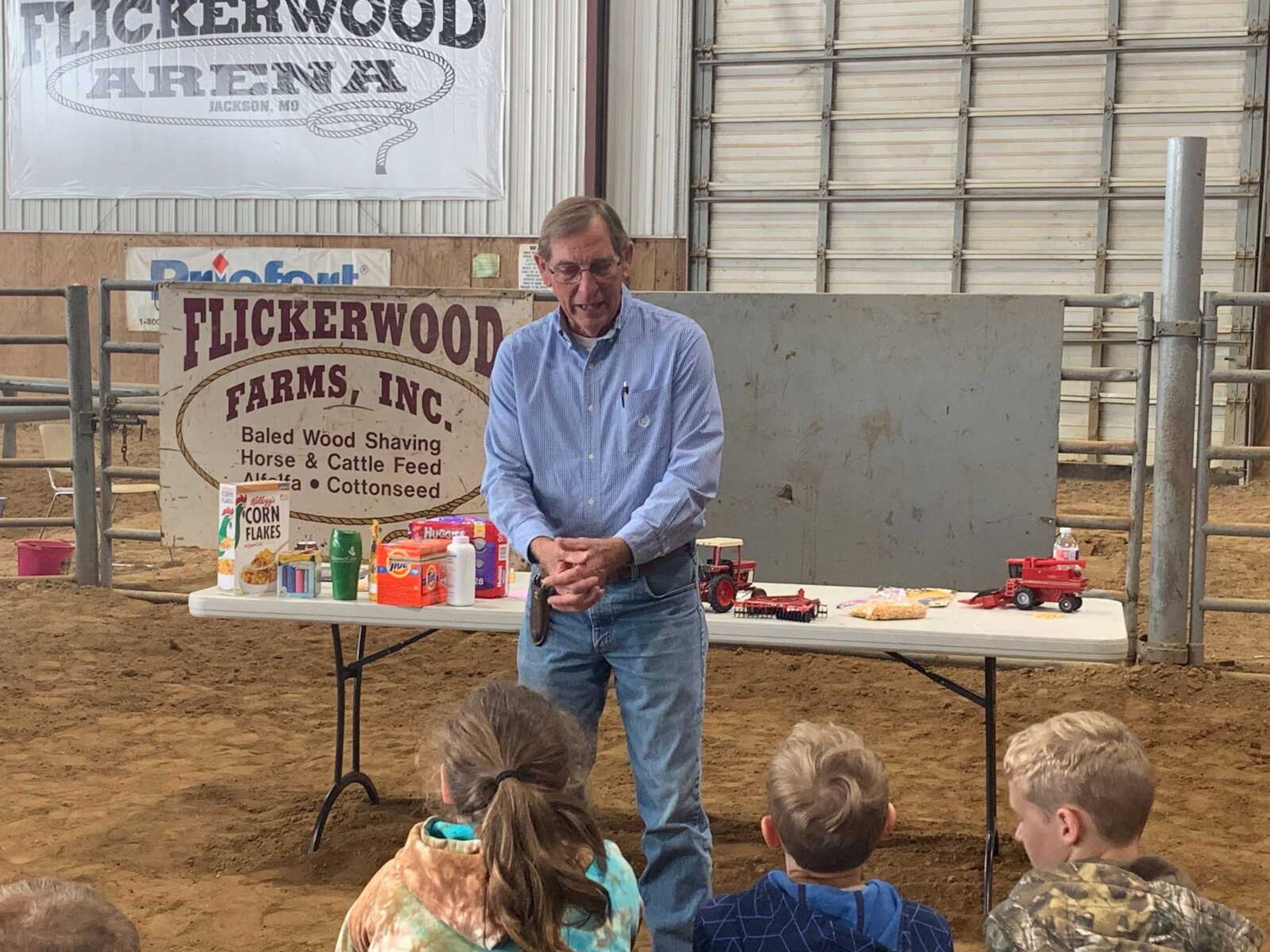 Roger Schwab teaches students about the different ways corn is used and what products have corn in their ingredients. Schwab said there are thousands of uses from corn including ethanol gasoline.&nbsp;