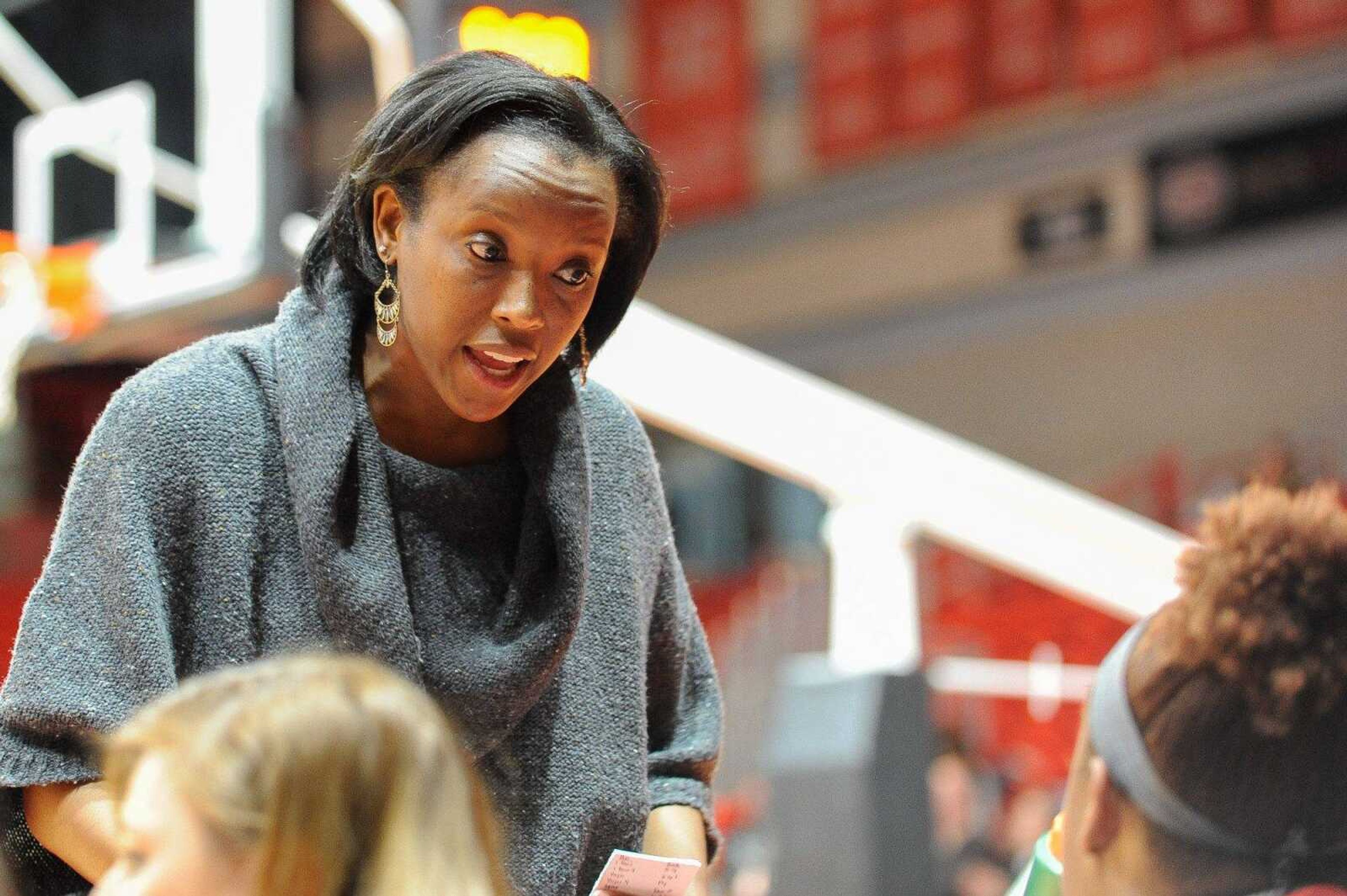 Southeast Missouri State coach Rekha Patterson talks with the team during the fourth quarter Wednesday, Jan. 13, 2016 at the Show Me Center. (Glenn Landberg)