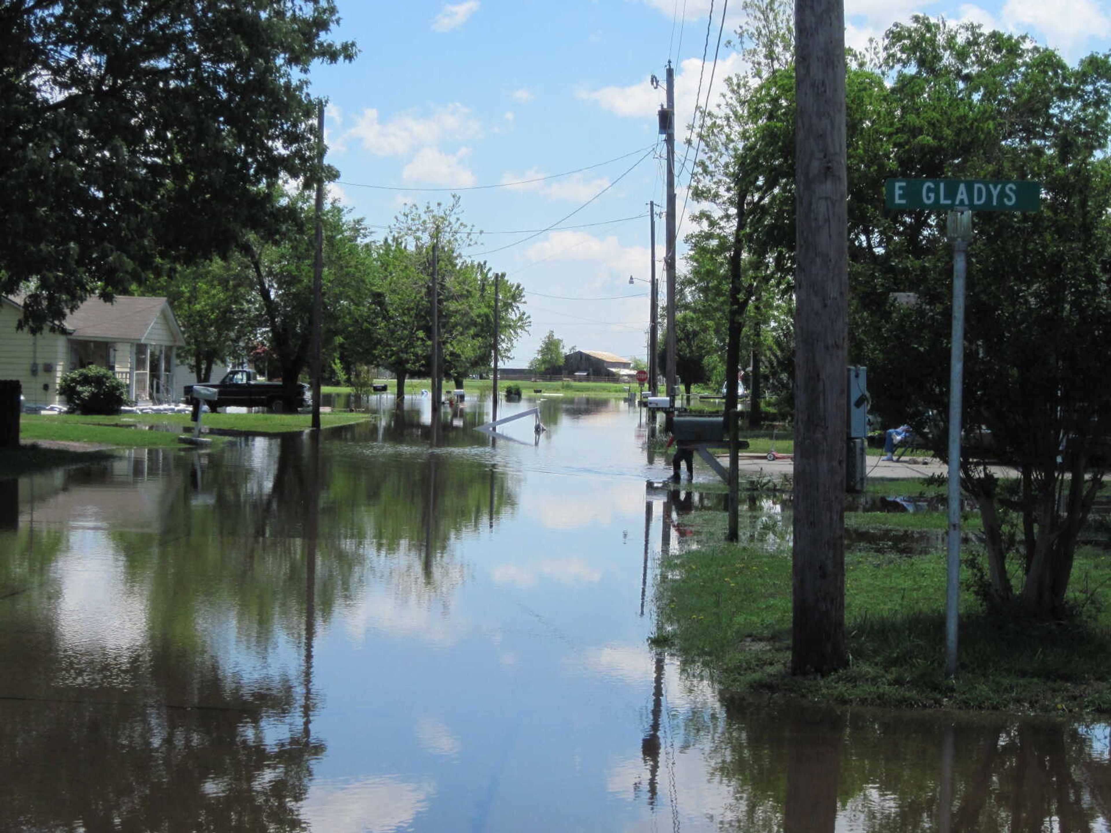 M.D. Kittle ~ mkittle@semissourian.com

Floodwater covers Selma Street in Sikeston, Mo., on Tuesday, May 3, 2011.