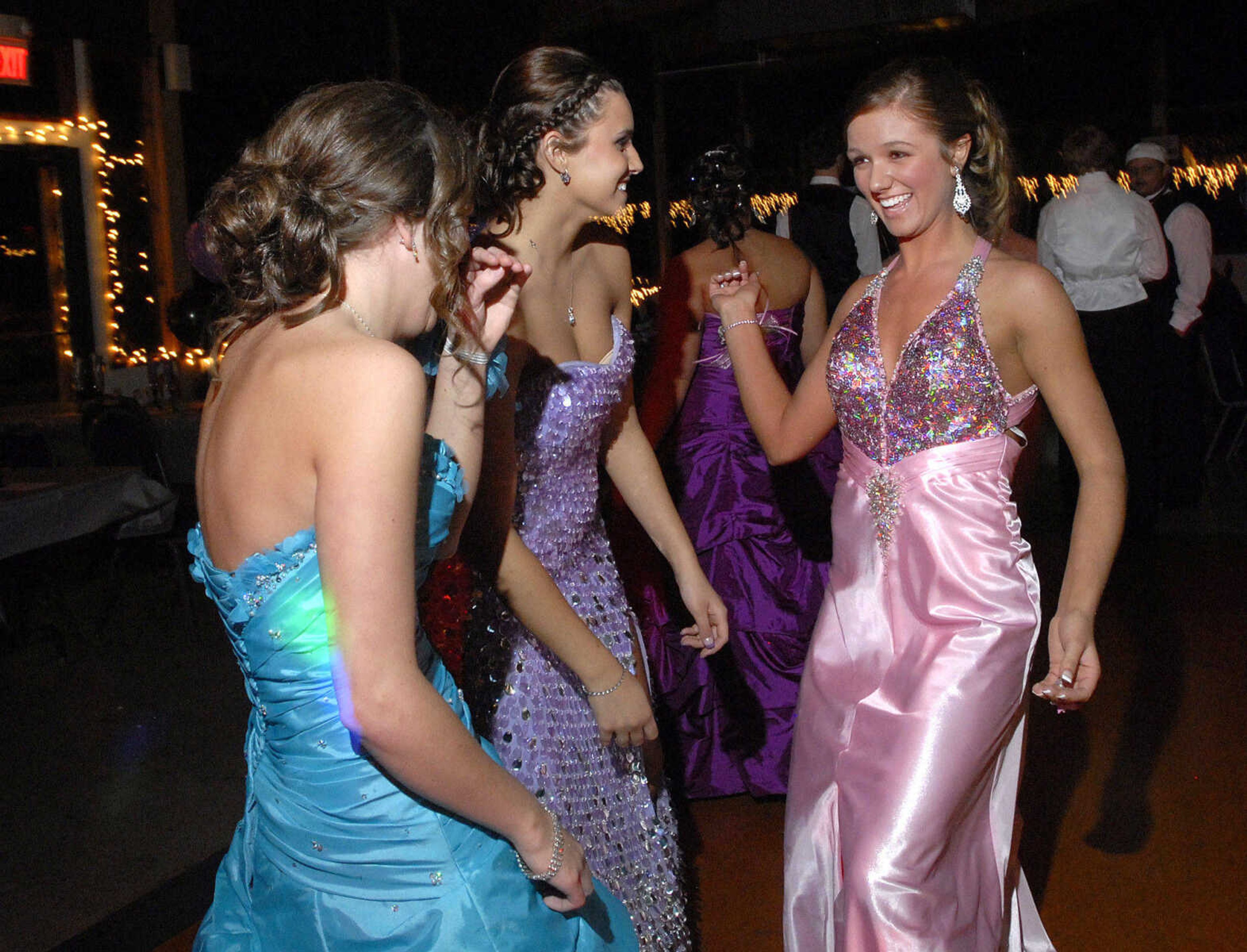 LAURA SIMON~lsimon@semissourian.com
Meadow Heights' prom "A Night to Remember" was held Saturday, April 30, 2011 at Deerfield Lodge.