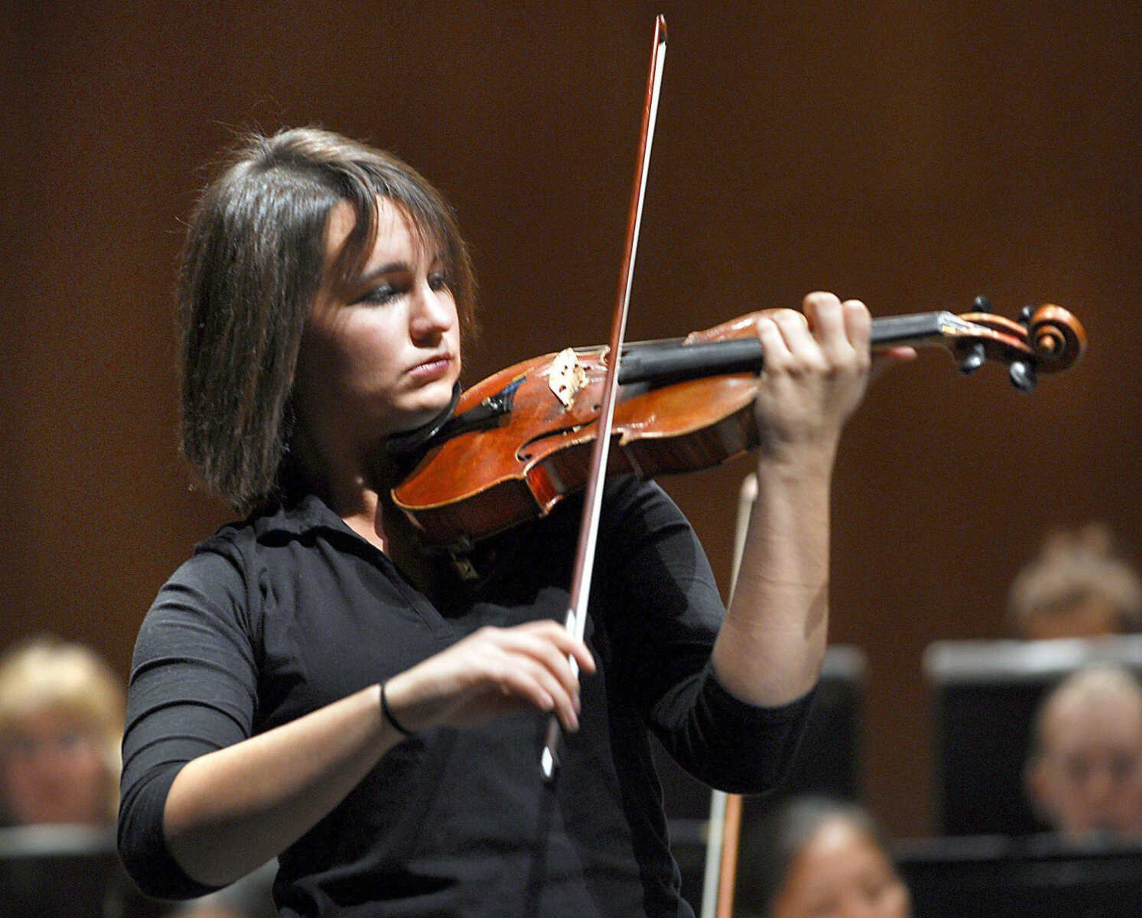 FRED LYNCH ~ flynch@semissourian.com
Liesl Schoenberger rehearsed Sarasate's Carmen Fantasy with the Southeast Missouri Symphony Orchestra Nov. 4, 2007 at Bedell Performance Hall.