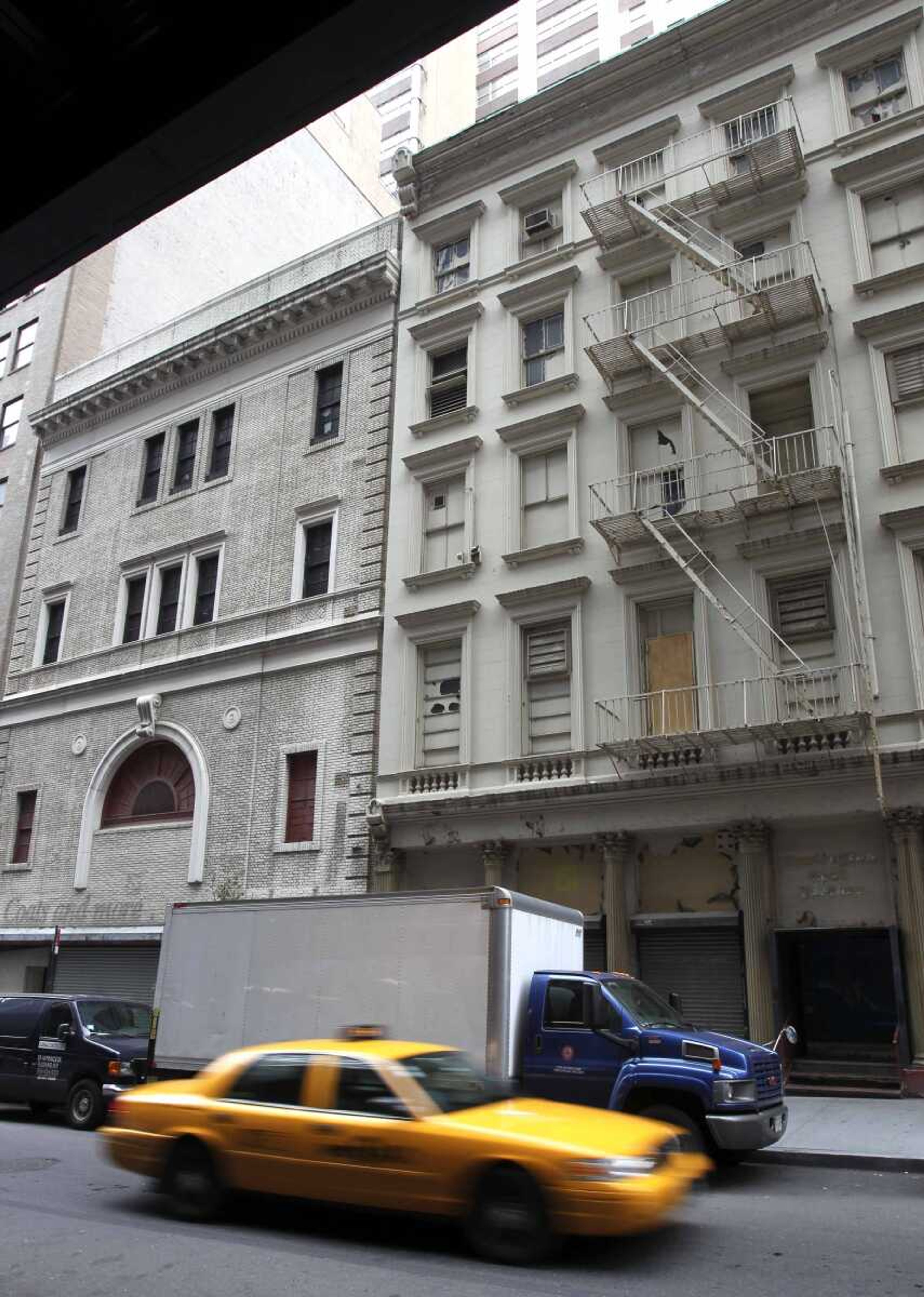 The site of a proposed mosque on Park Place is seen in lower Manhattan in New York, Monday, Aug. 16, 2010. (AP Photo/Seth Wenig)