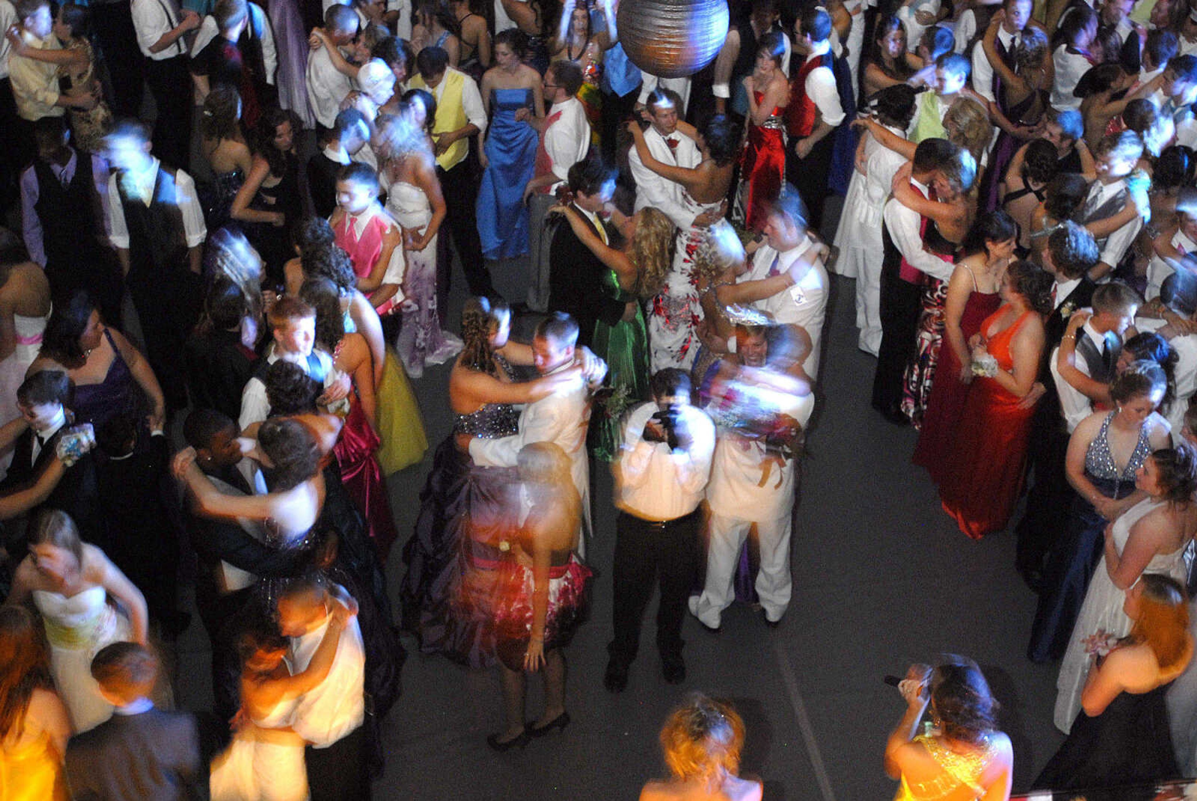 LAURA SIMON~lsimon@semissourian.com
Jackson High School Prom Saturday, May 8, 2010.