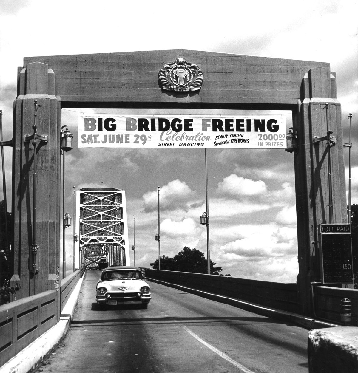 From the Morgue: How a 1976 Bicentennial Edition captured Cape Girardeau's long march forward