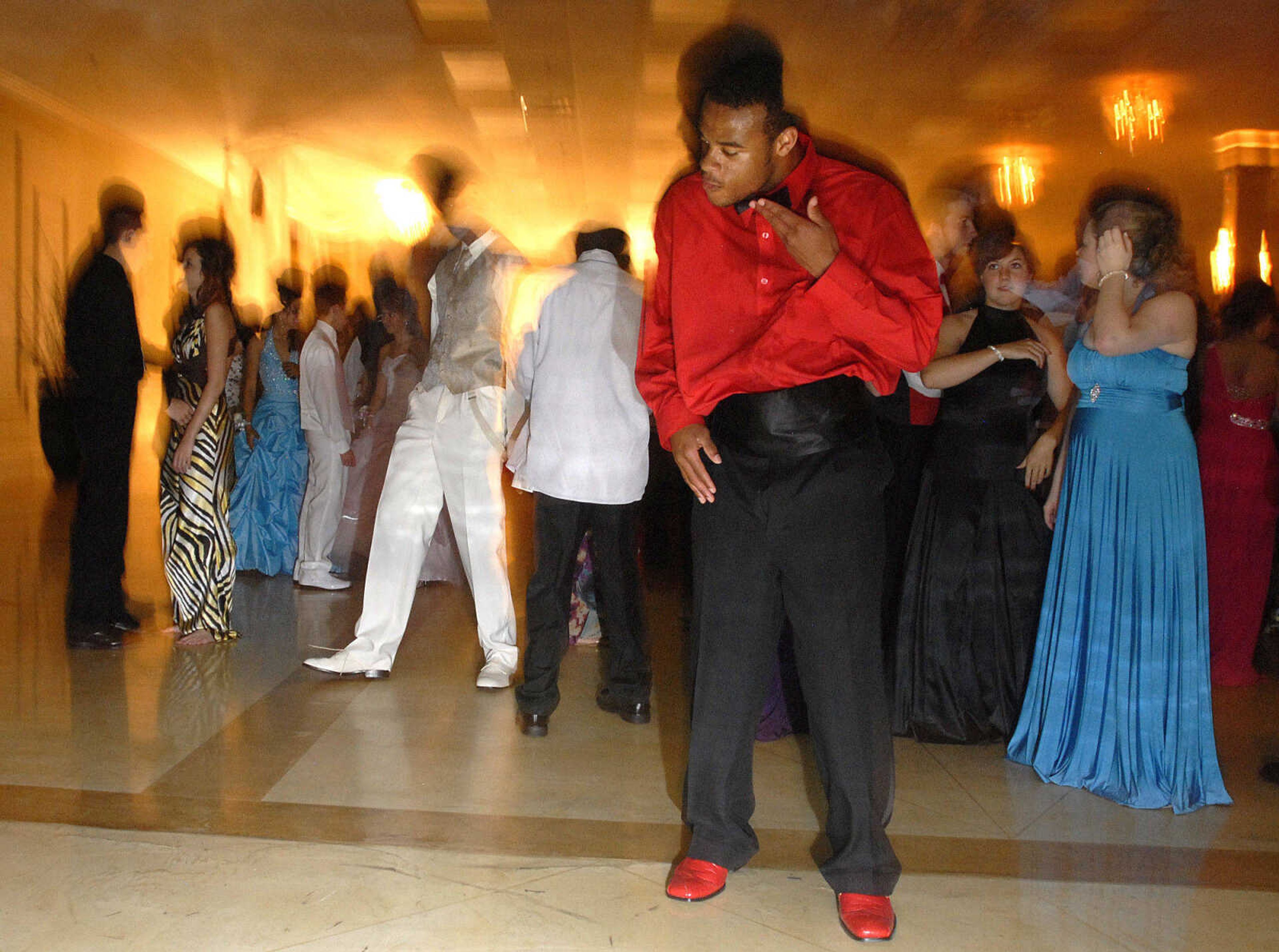 LAURA SIMON~lsimon@semissourian.com
Cape Central High School "Arabian Nights" Prom May 1, 2010.