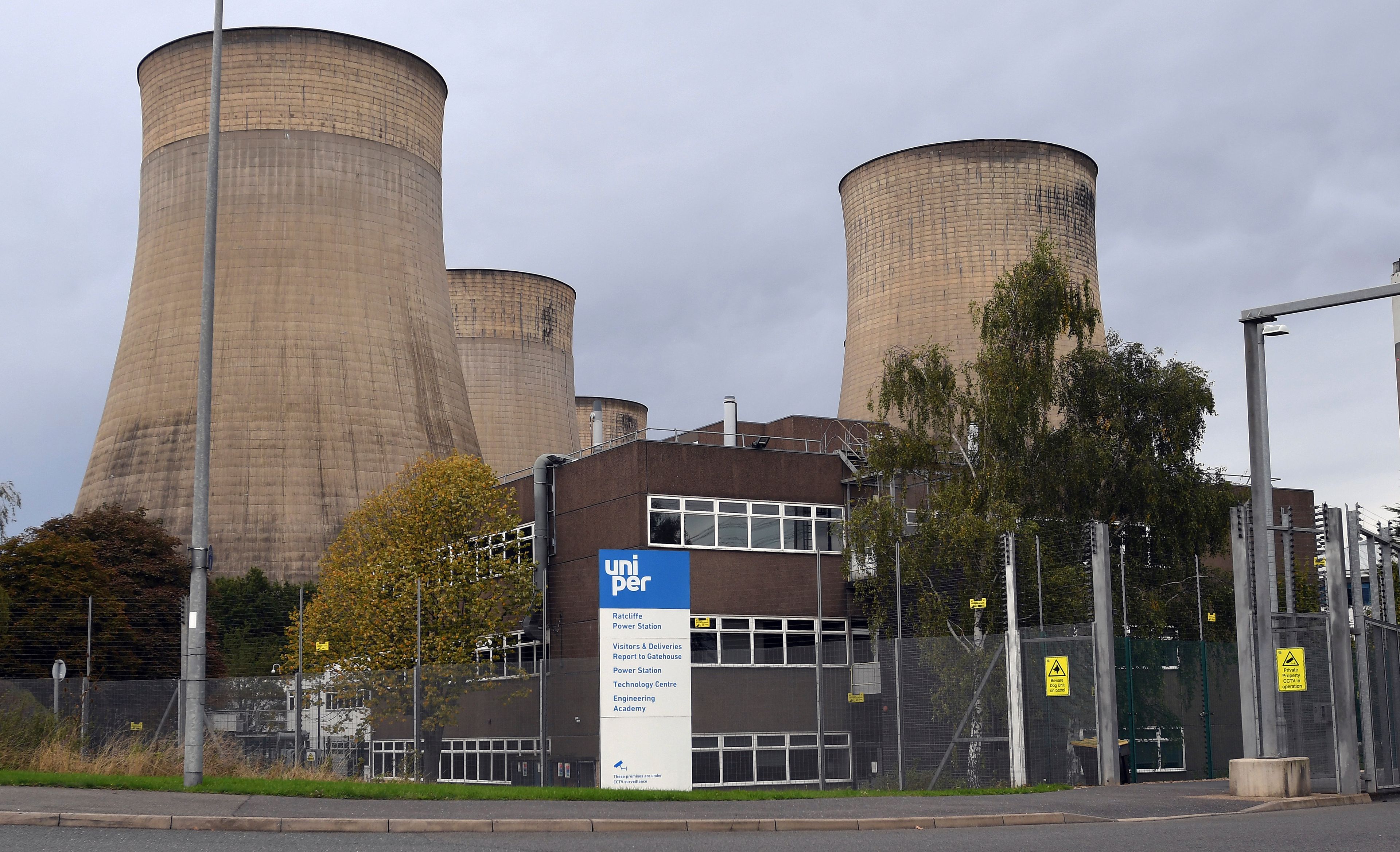 General view of Ratcliffe-on-Soar power station in Nottingham, England, Sunday, Sept. 29, 2024. The UK's last coal-fired power plant, Ratcliffe-on-Soar, will close, marking the end of coal-generated electricity in the nation that sparked the Industrial Revolution. (AP Photo/Rui Vieira)