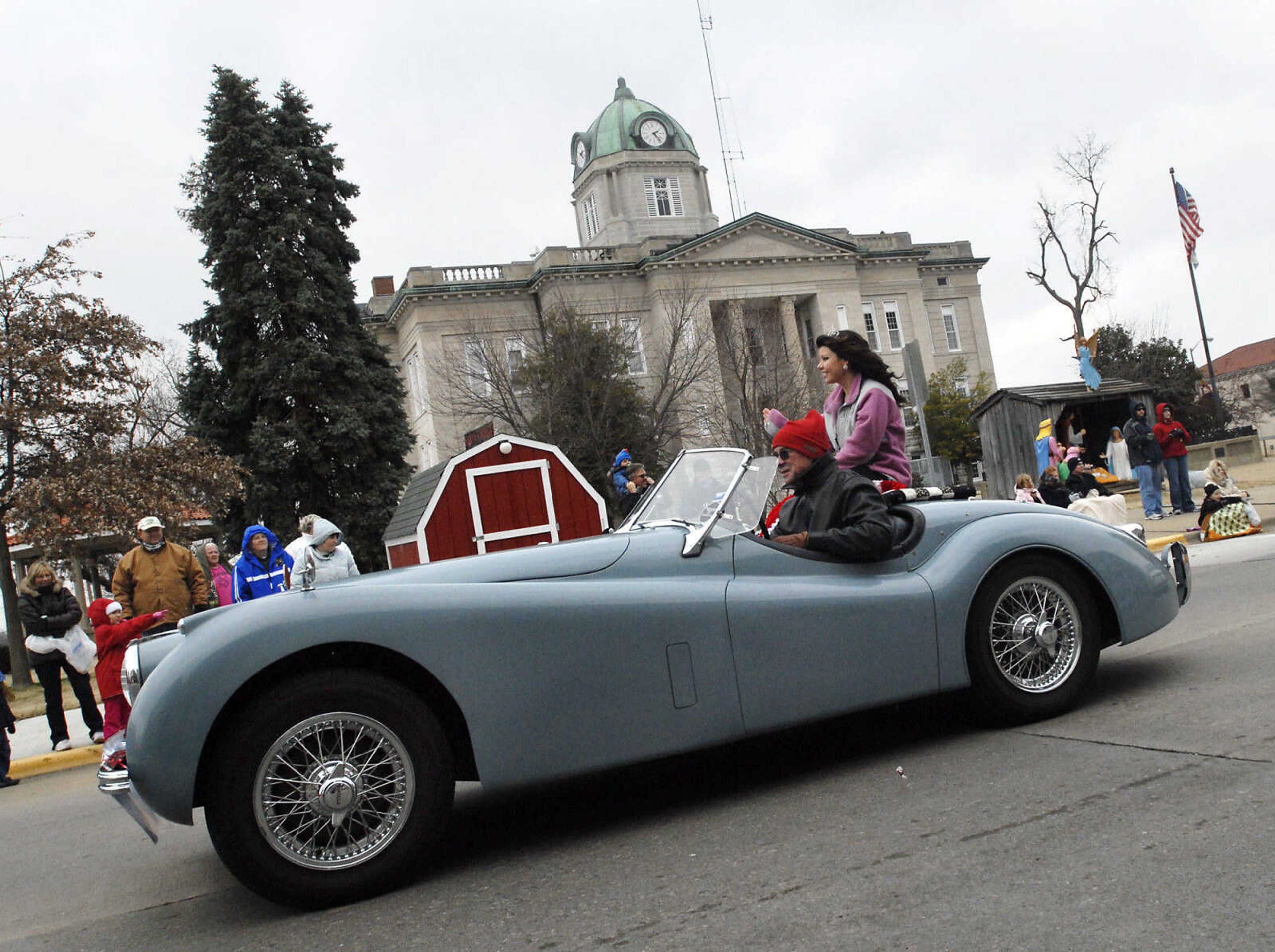 KRISTIN EBERTS ~ keberts@semissourian.com

The Jackson Christmas Parade moves past the courthouse on Saturday, Dec. 4, 2010, in downtown Jackson.