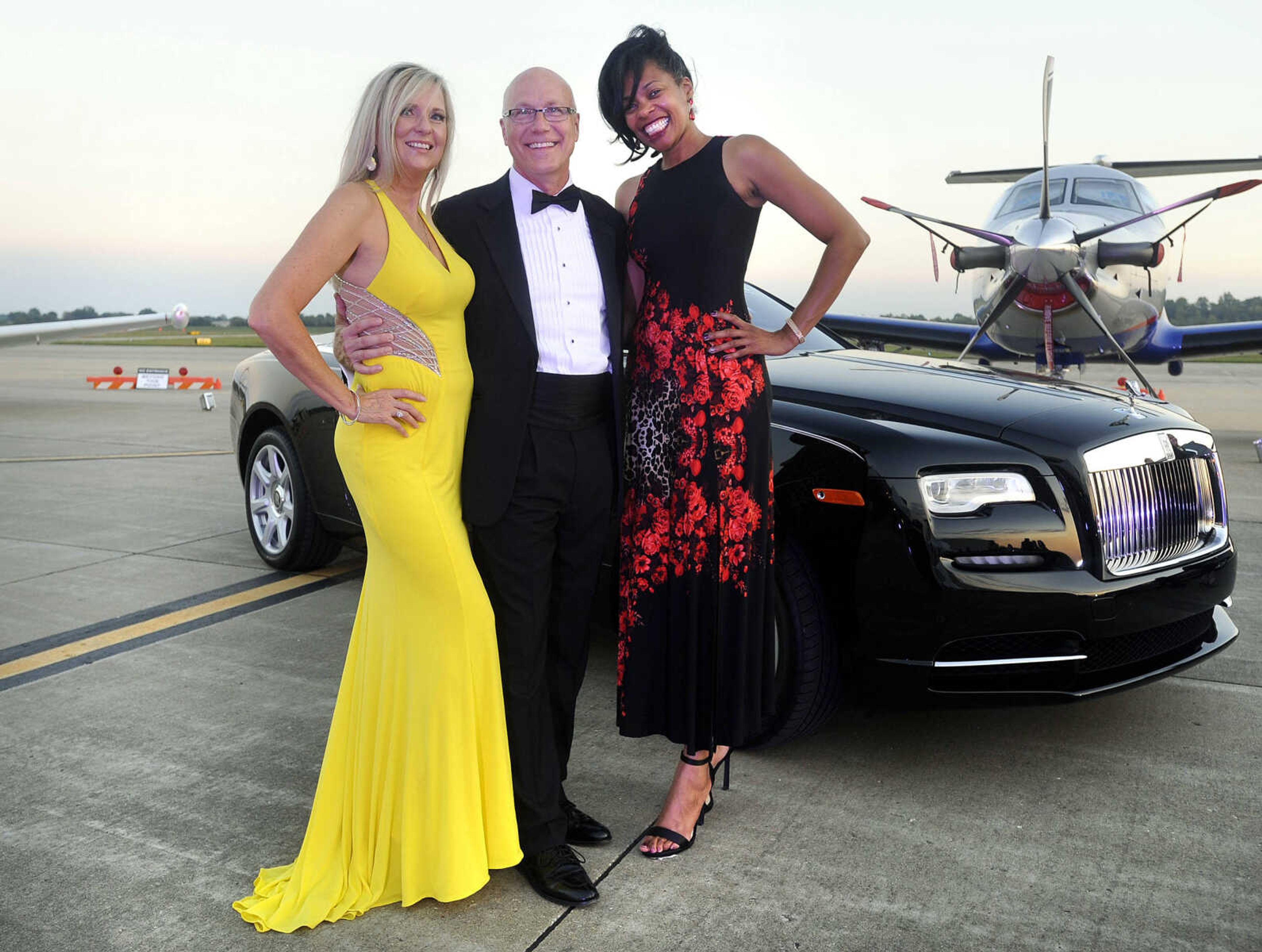 FRED LYNCH ~ flynch@semissourian.com
Linda Greaser, left, Kevin Greaser and Tameka Randle pose for a photo Saturday, Sept. 23, 2017 at the American Cancer Society Gala at the Cape Girardeau Regional Airport.