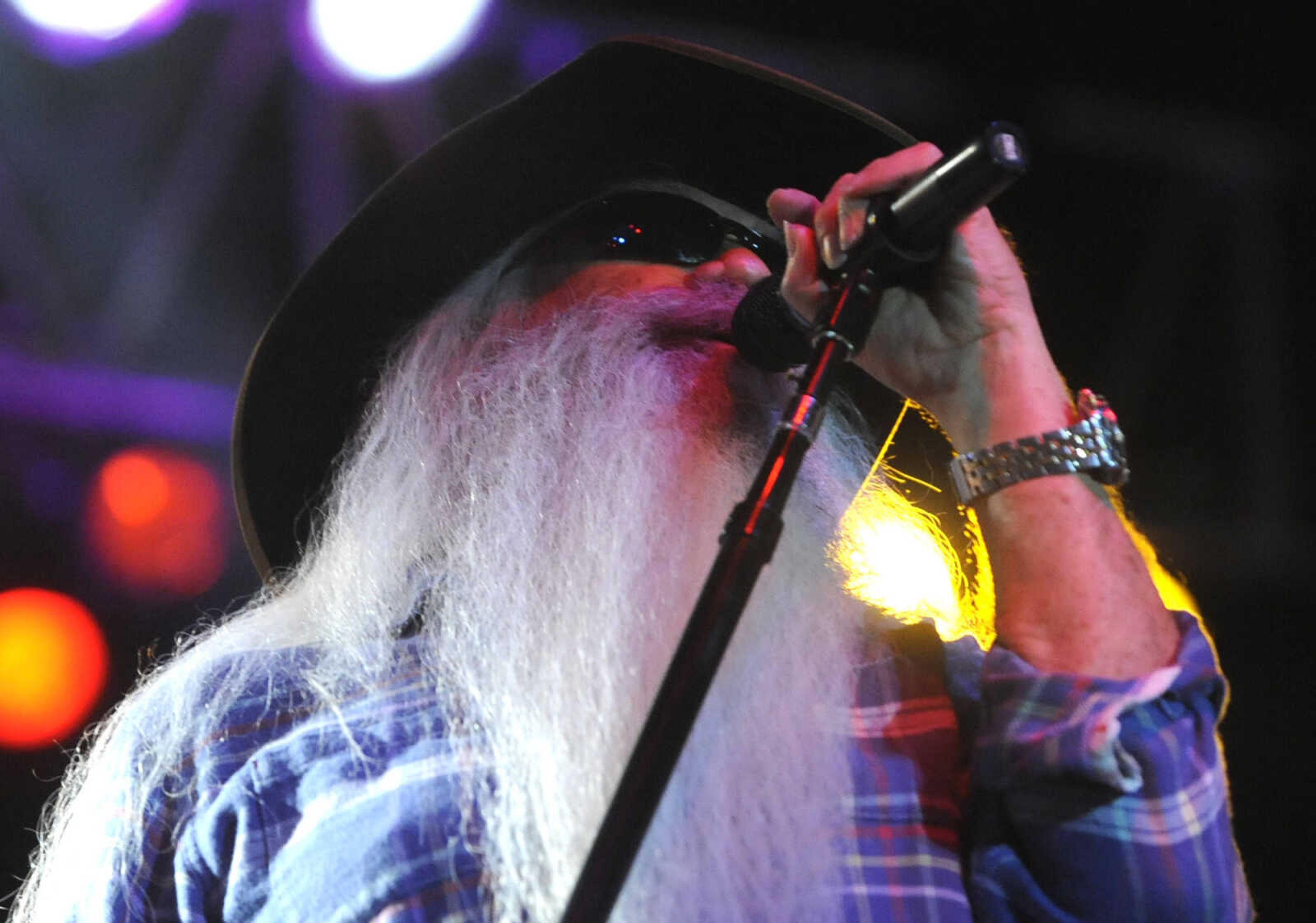 FRED LYNCH ~ flynch@semissourian.com
William Lee Golden performs with the Oak Ridge Boys Thursday, Sept. 15, 2016 at the SEMO District Fair in Cape Girardeau.