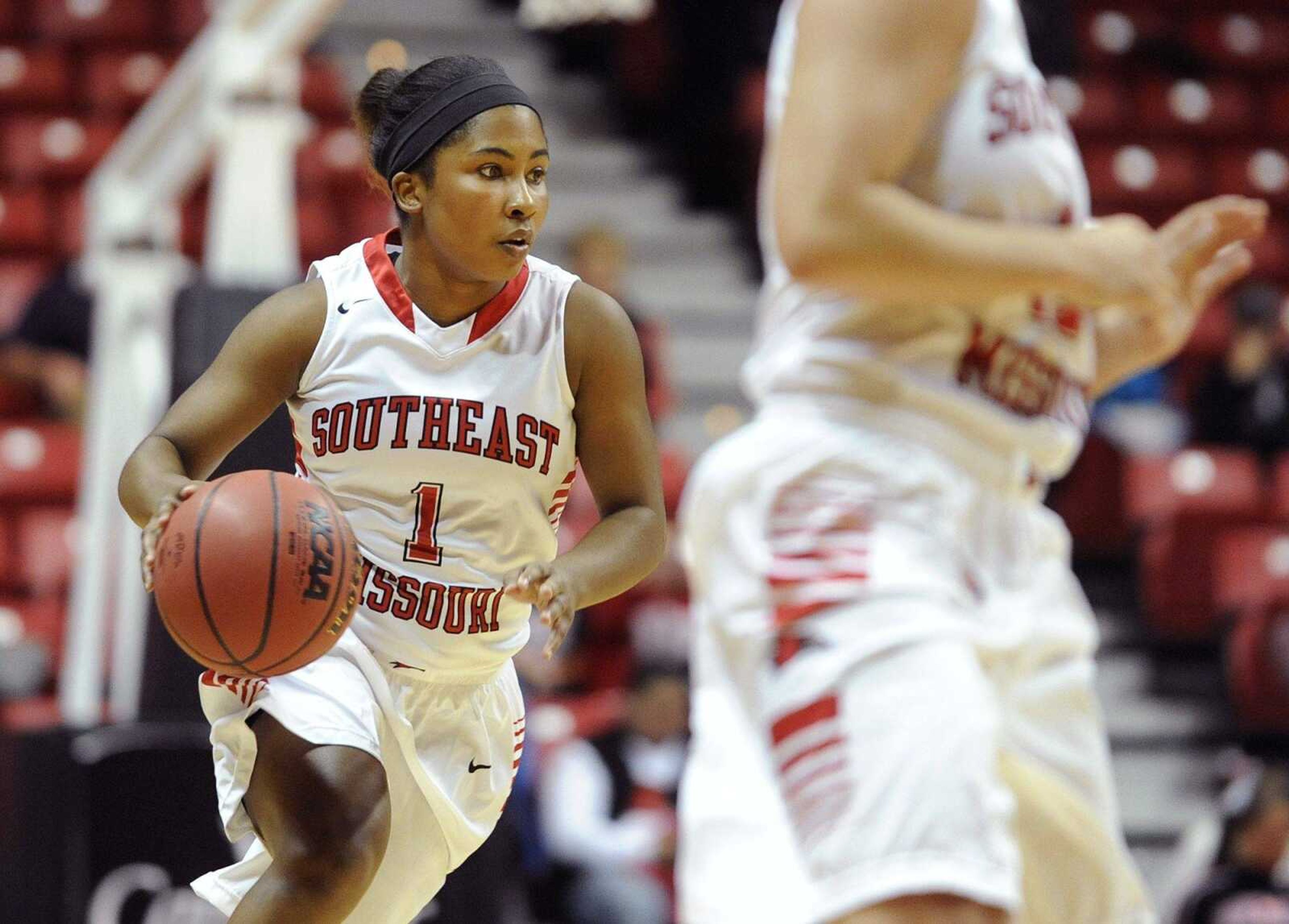 Southeast Missouri State s Brianna Mitchell dribbles the ball back against Missouri Valley in the first half at the Show Me Center Thursday, Nov. 6, 2014. (Glenn Landberg)