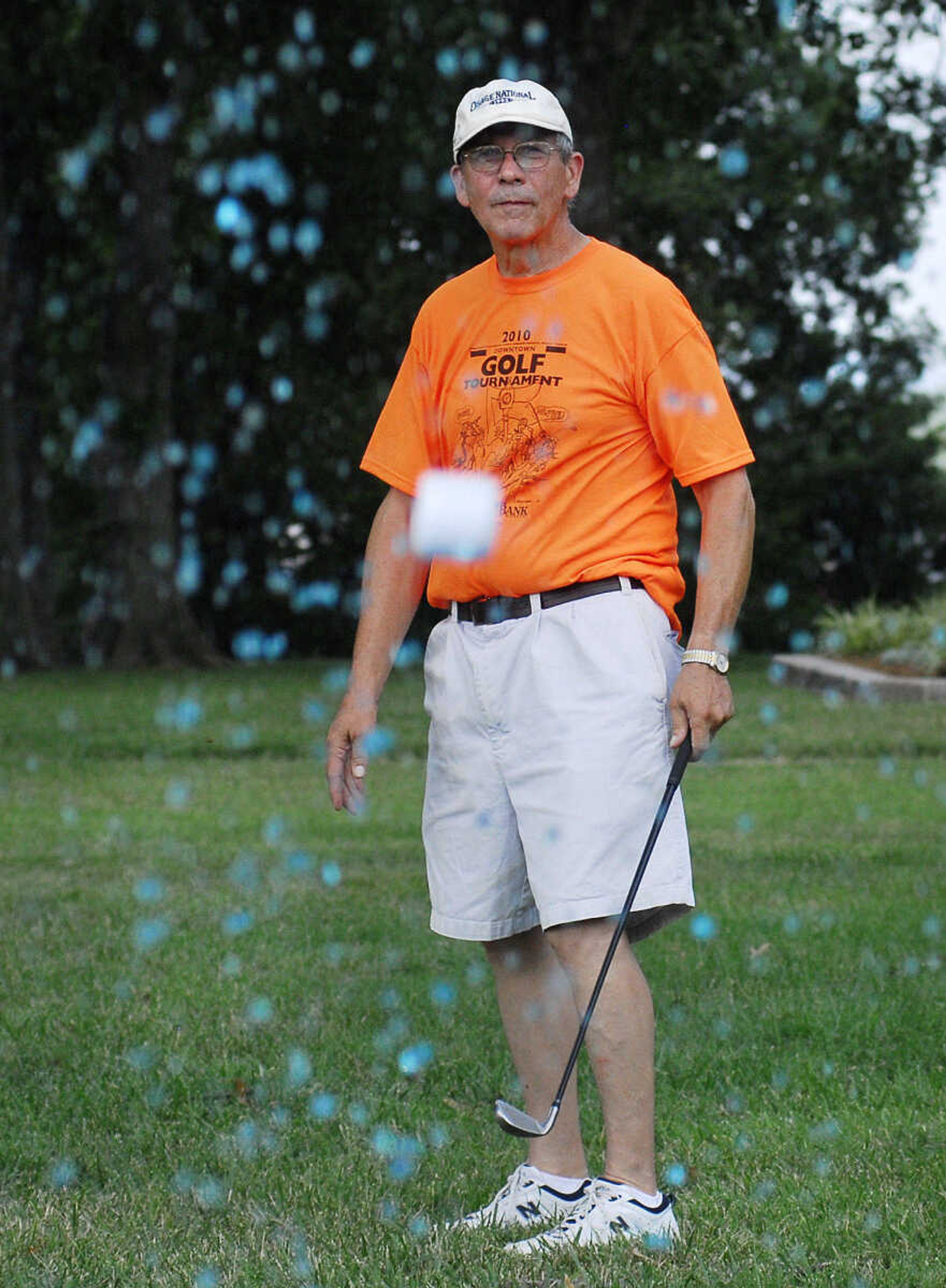 LAURA SIMON~lsimon@semissourian.com
Chuck Rosenkoetter watches as his BirdieBall sails towards the courthouse fountain Sunday, June 27, 2010 during the First-Ever Fifth Annual Louis J. Lorimier World Famous Downtown Golf Tournament in Cape Girardeau