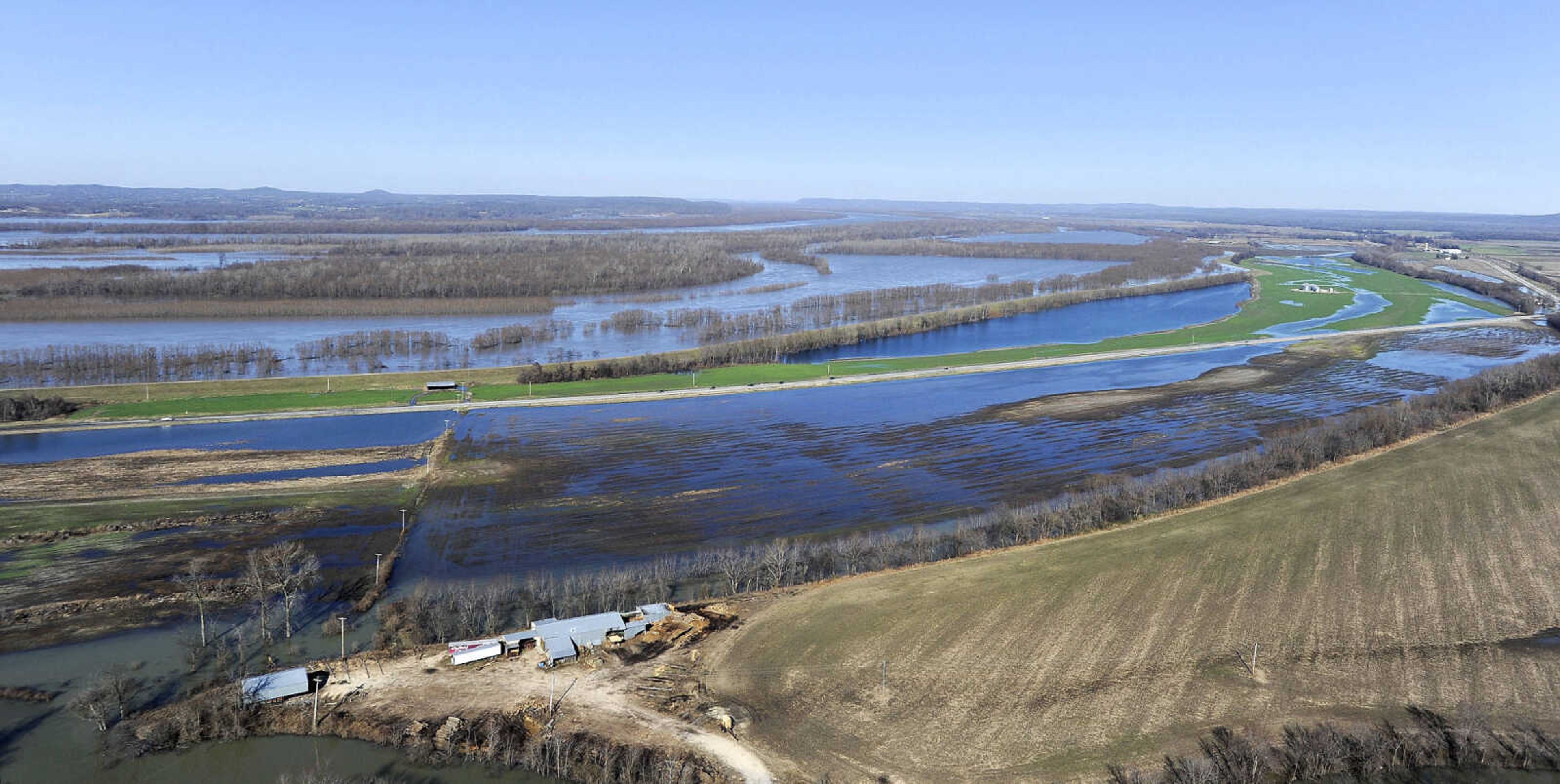 LAURA SIMON ~ lsimon@semissourian.com

Floodwater is seen in Southern Illinois, Saturday, Jan. 2, 2016.