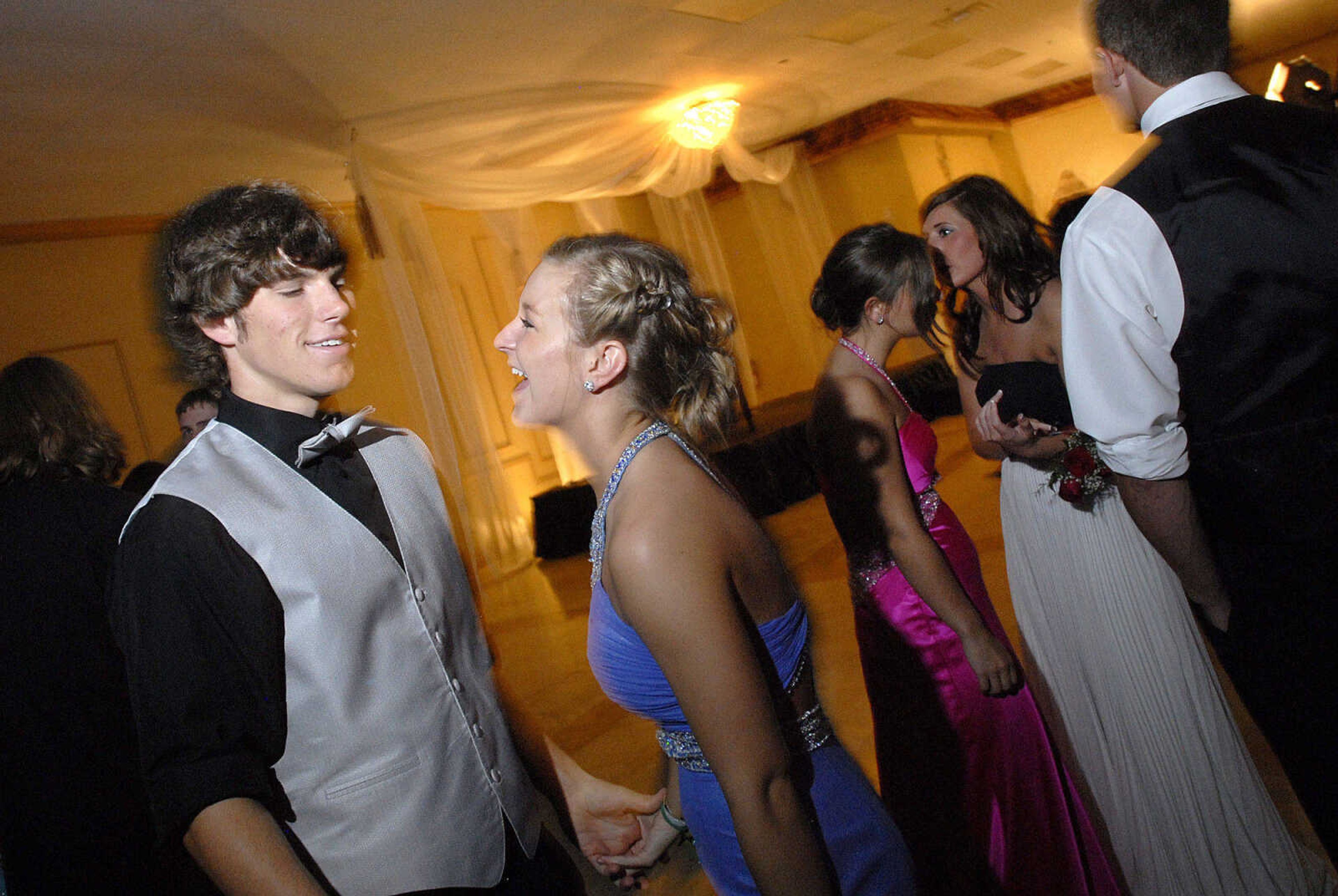 LAURA SIMON~lsimon@semissourian.com
Cape Central High School "Arabian Nights" Prom May 1, 2010.