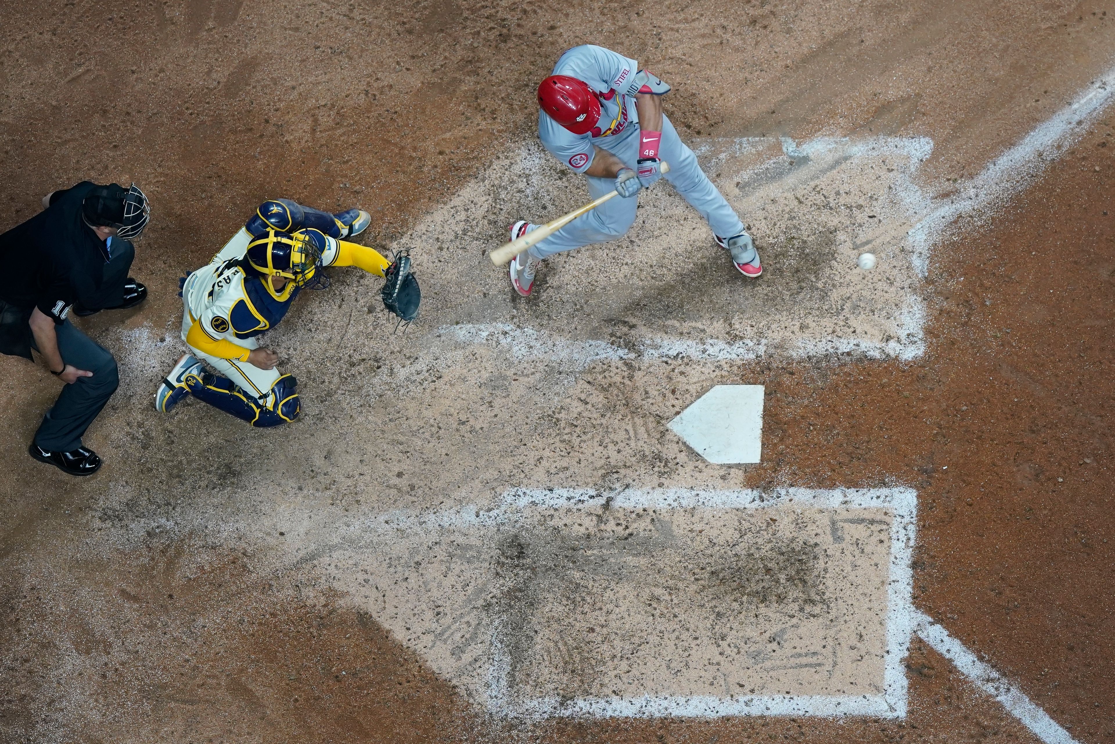 St. Louis Cardinals' Paul Goldschmidt hits an RBI single during the 11th inning of a baseball game against the Milwaukee Brewers Tuesday, Sept. 3, 2024, in Milwaukee. (AP Photo/Morry Gash)