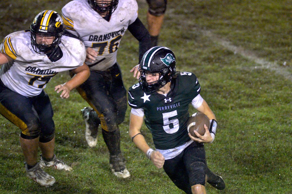 From coach to players, Perryville FB 'evolving' into distric...
