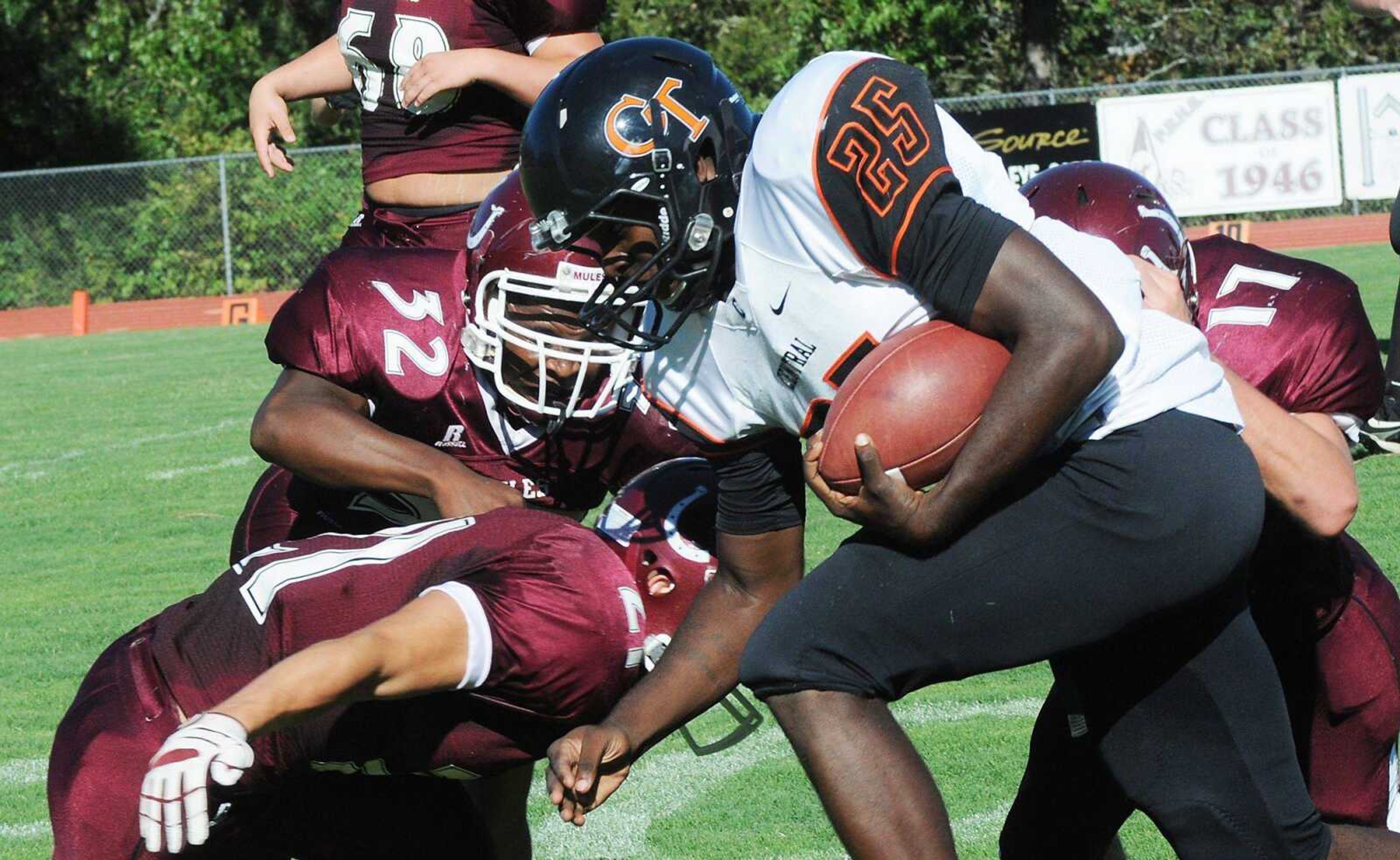 Central's Mikey Jones runs the ball against Poplar Bluff Saturday afternoon at Morrow Stadium. (Daily American Republic/Alex Abate)