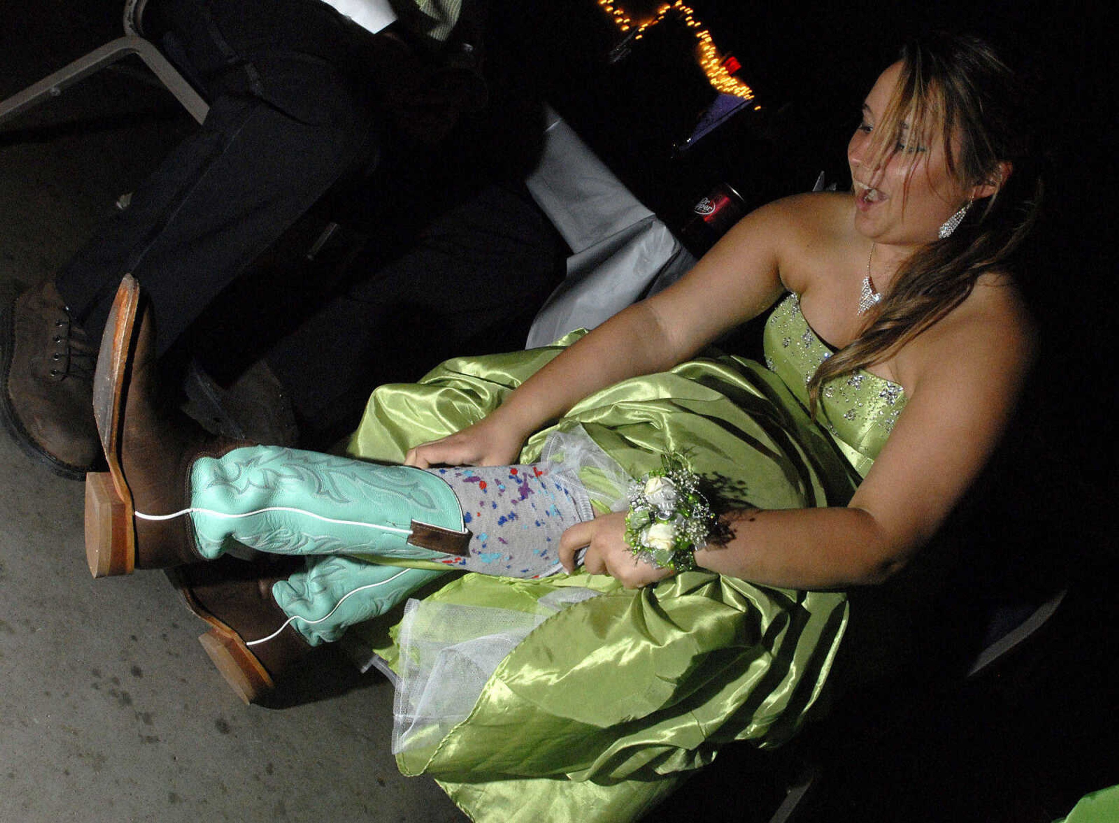 LAURA SIMON~lsimon@semissourian.com
Meadow Heights' prom "A Night to Remember" was held Saturday, April 30, 2011 at Deerfield Lodge.