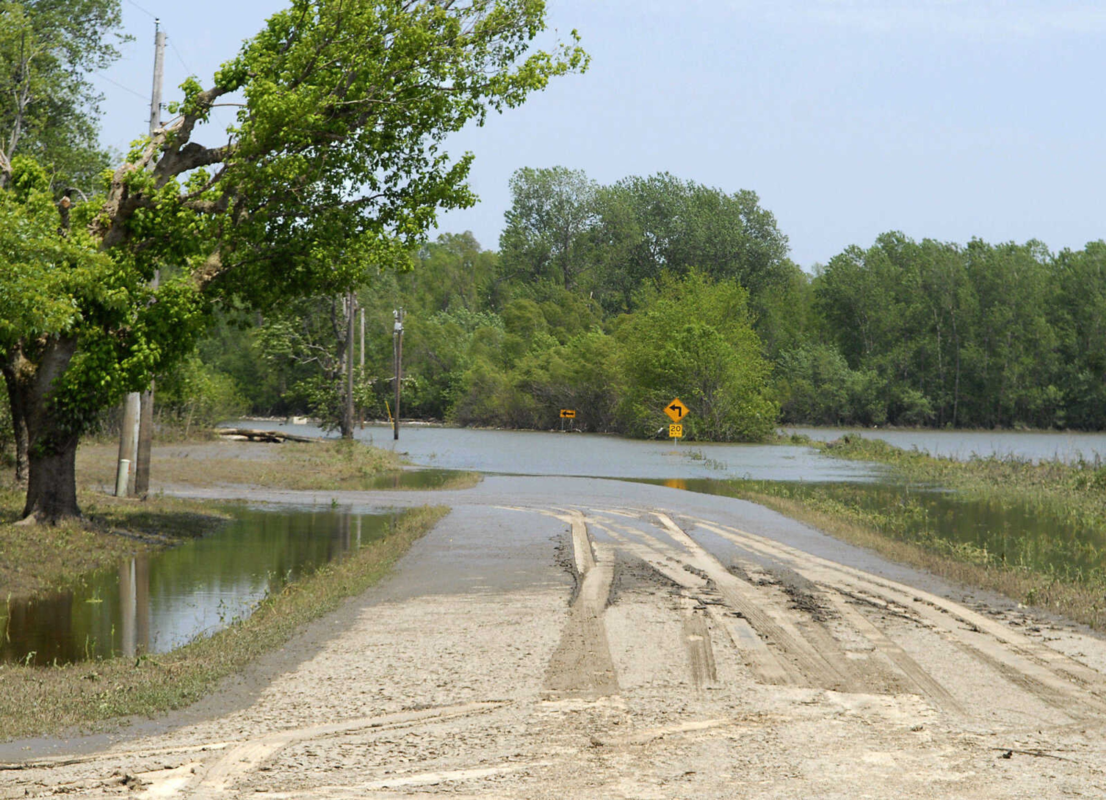 KRISTIN EBERTS ~ keberts@semissourian.com

Evidence of flooding can still be seen as waters recede in Commerce, Mo., on Tuesday, May 10, 2011.