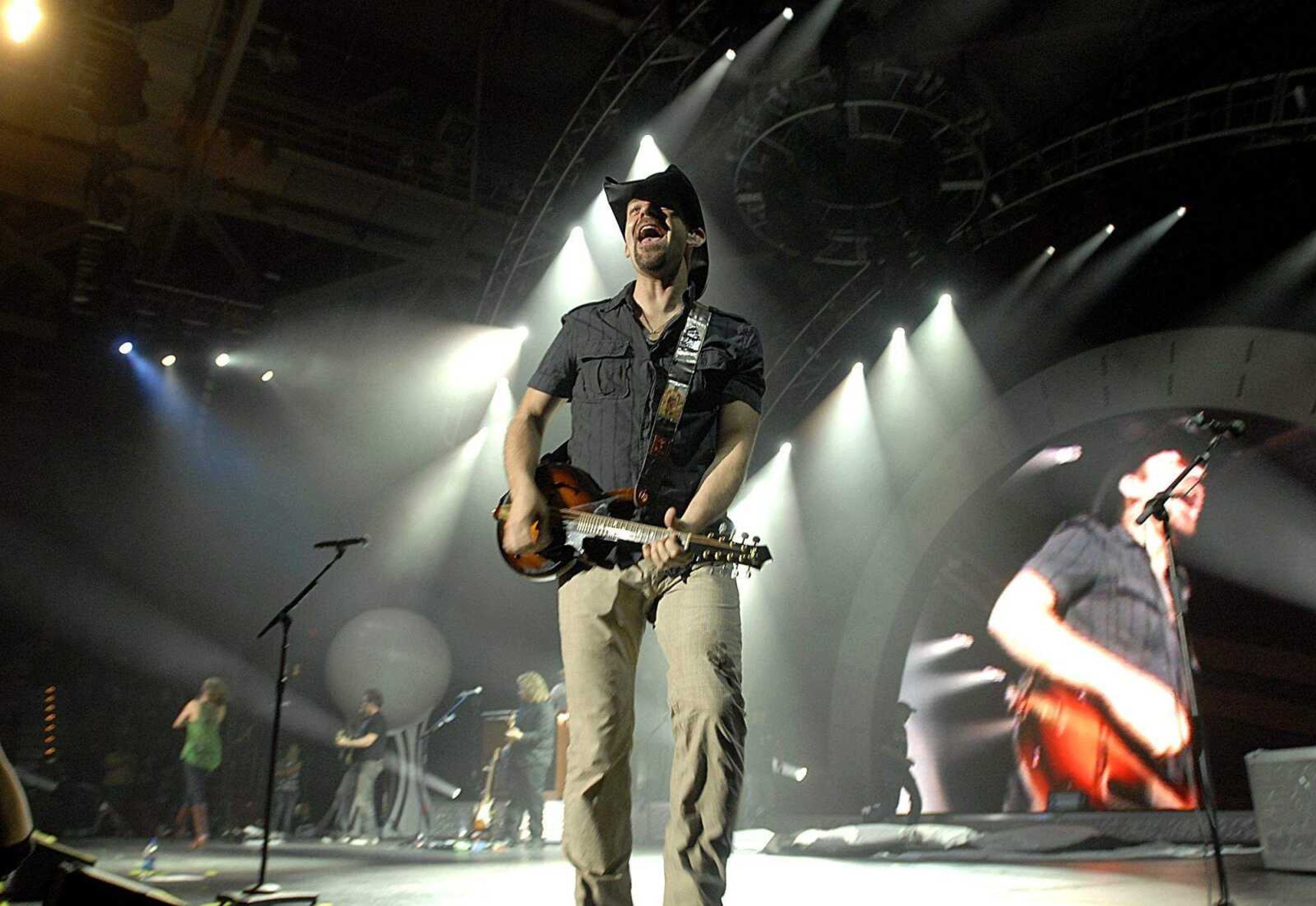 AARON EISENHAUER ~ aeisenhauer@semissourian.com
Kristian Bush of Sugarland performs.