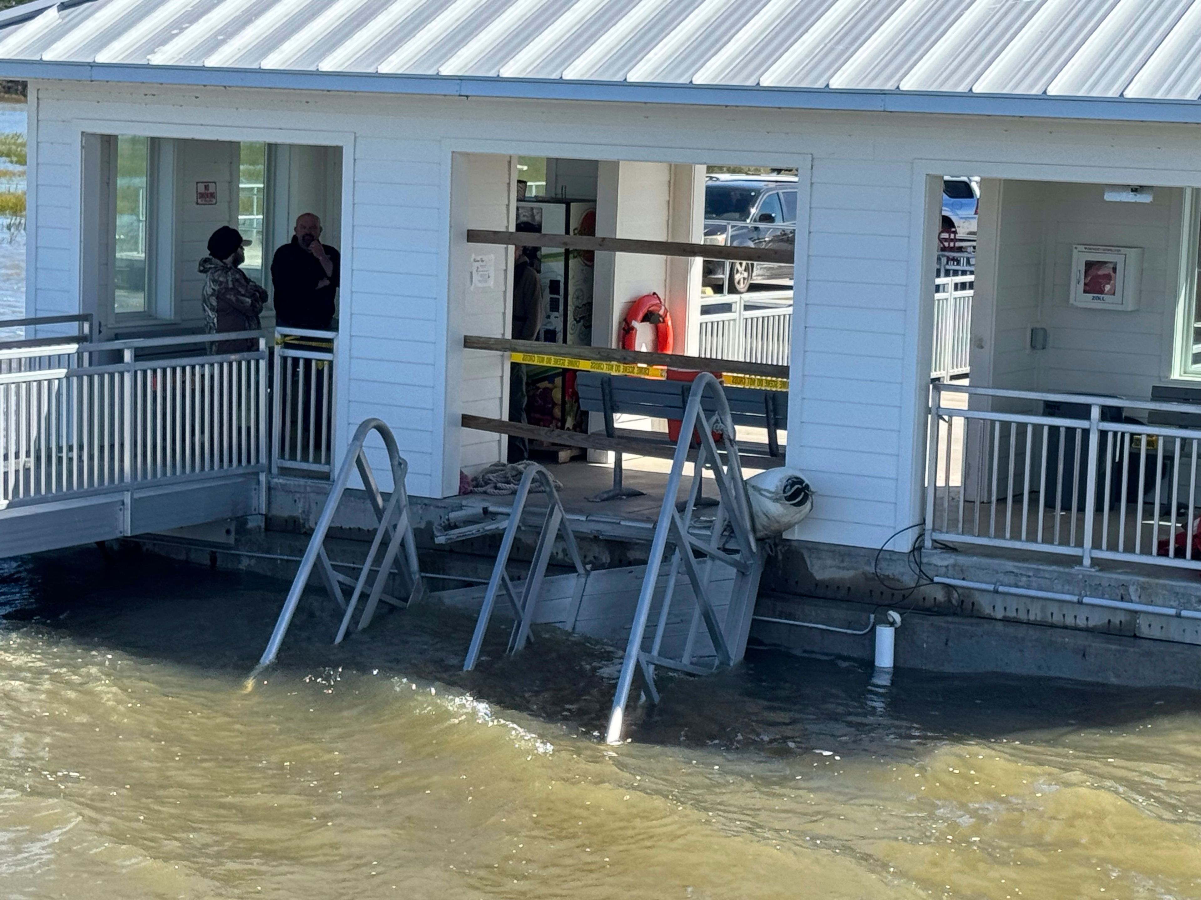 Georgia islanders rushed to rescue survivors after dock walkway collapse that killed 7