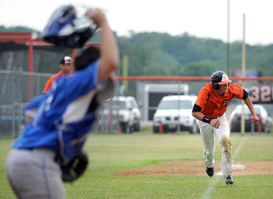Cape Central baseball team downs Hillsboro, starts hitting stride