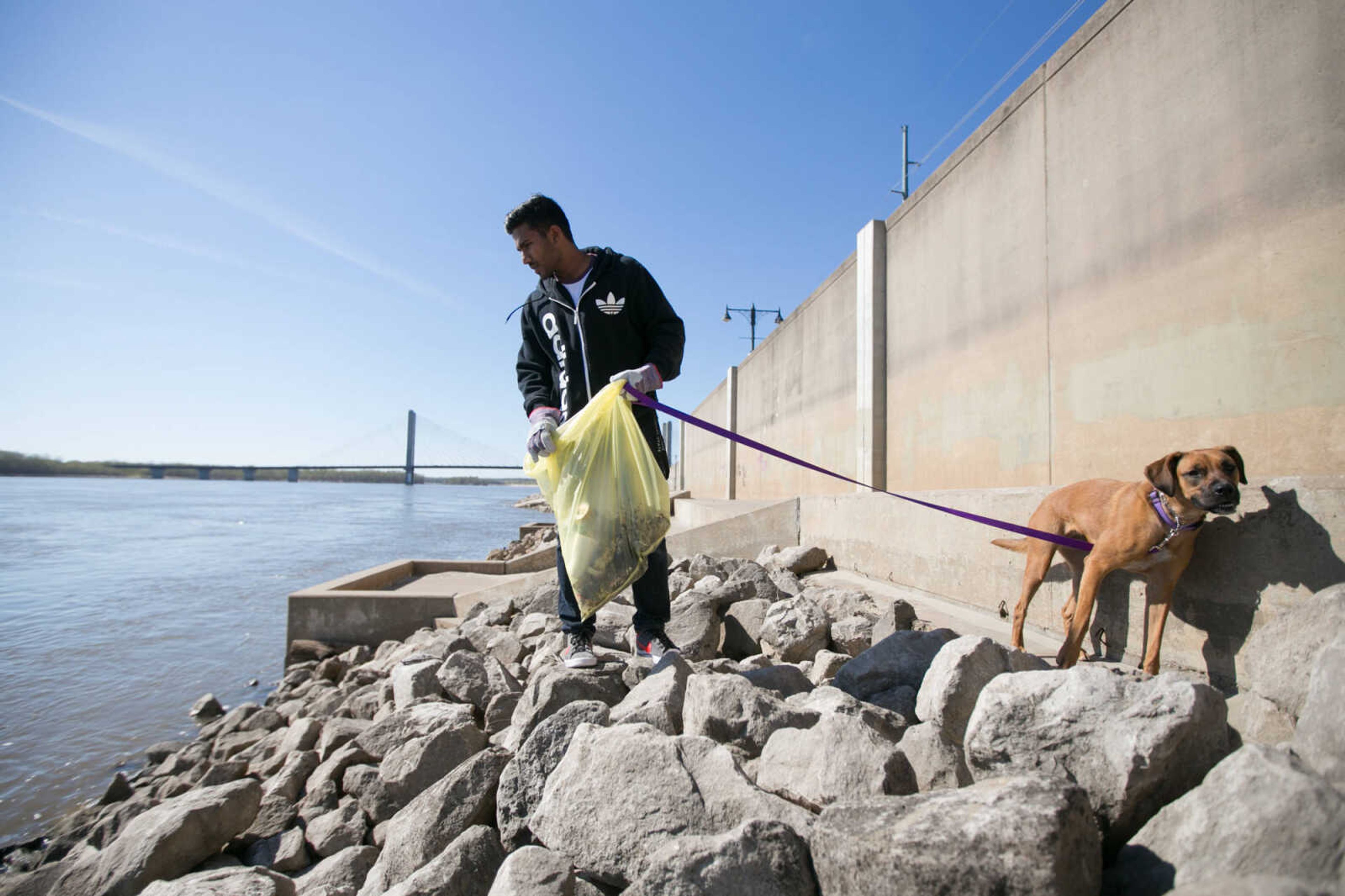 GLENN LANDBERG ~ glandberg@semissourian.com


Sindupa De Silva, a Southeast Missouri State University student, looks over the rocks to find trash during a riverfront clean-up event hosted by the Cape Girardeau Conservation Nature Center Saturday, March 9, 2016. About 25 volunteers showed up to help pick up trash along the Mississippi riverfront, Cape Rock, and at the Red Star Access.