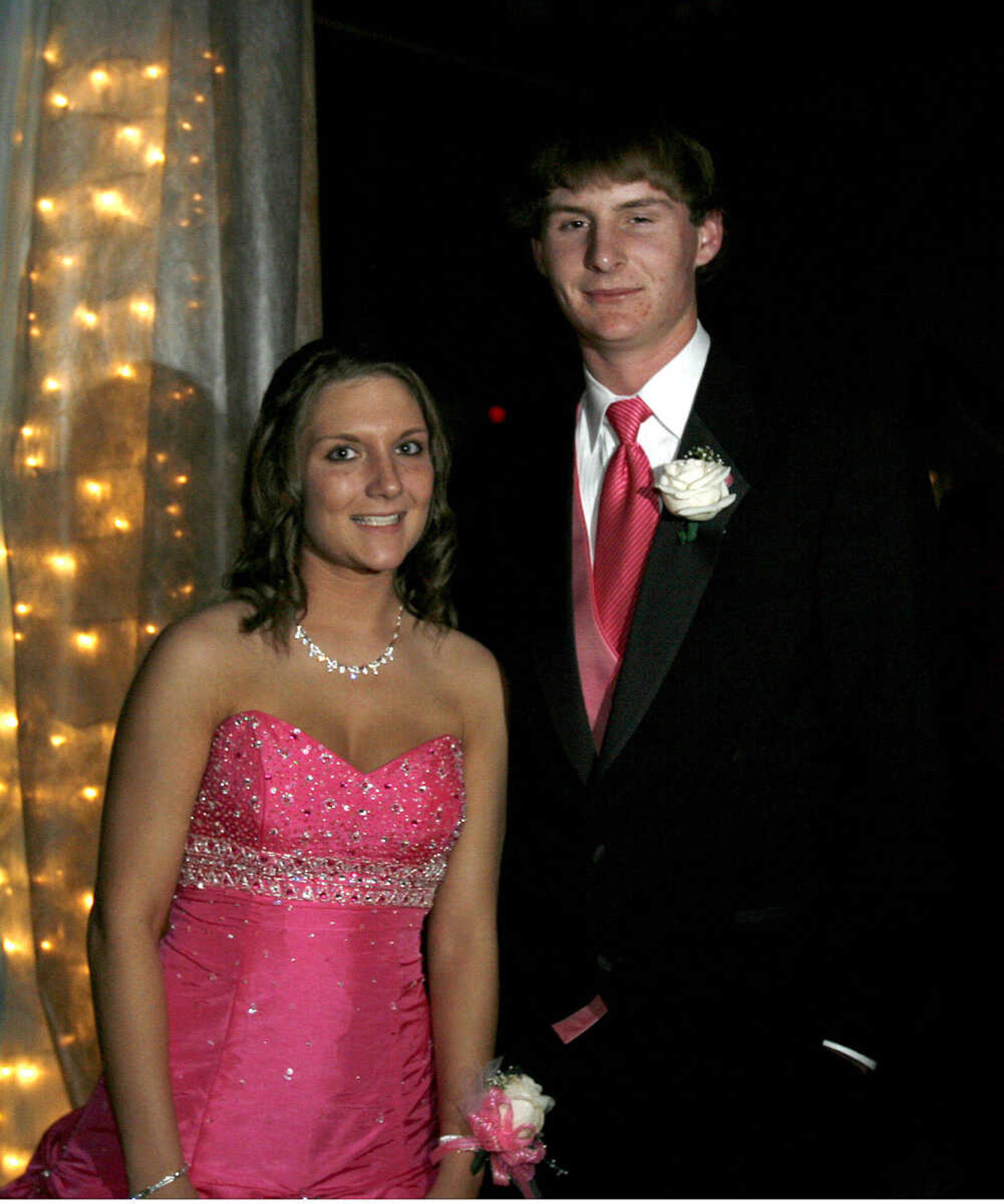 ELIZABETH DODD ~ edodd@semissourian.com
Photos from the 2009 Jackson High School Prom May 9 at the Osage Center.