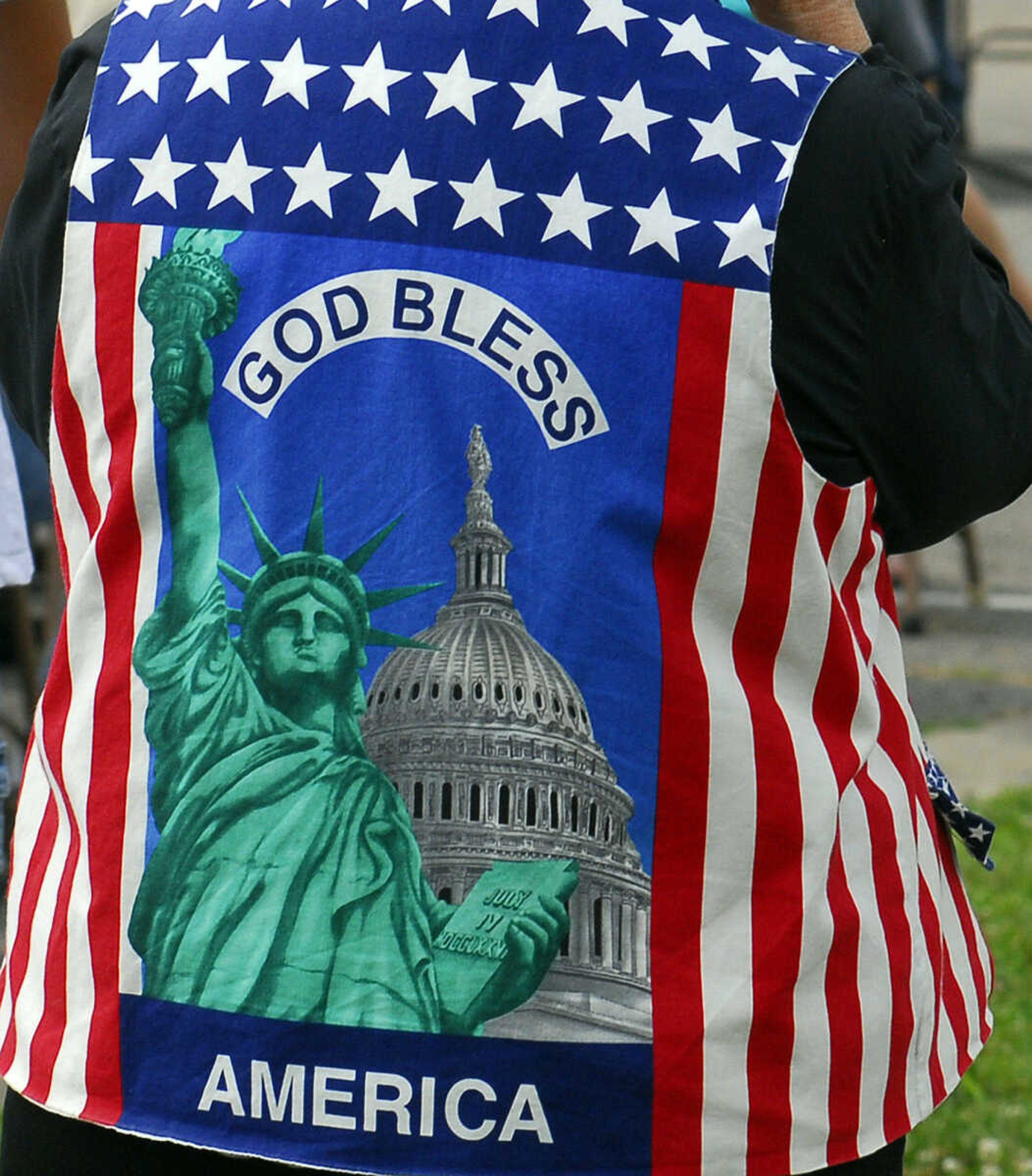 LAURA SIMON~lsimon@semissourian.com
Jen Sievers proudly displays her patriotism Monday, May 31, 2010 during the Jackson Memorial Day Ceremony.